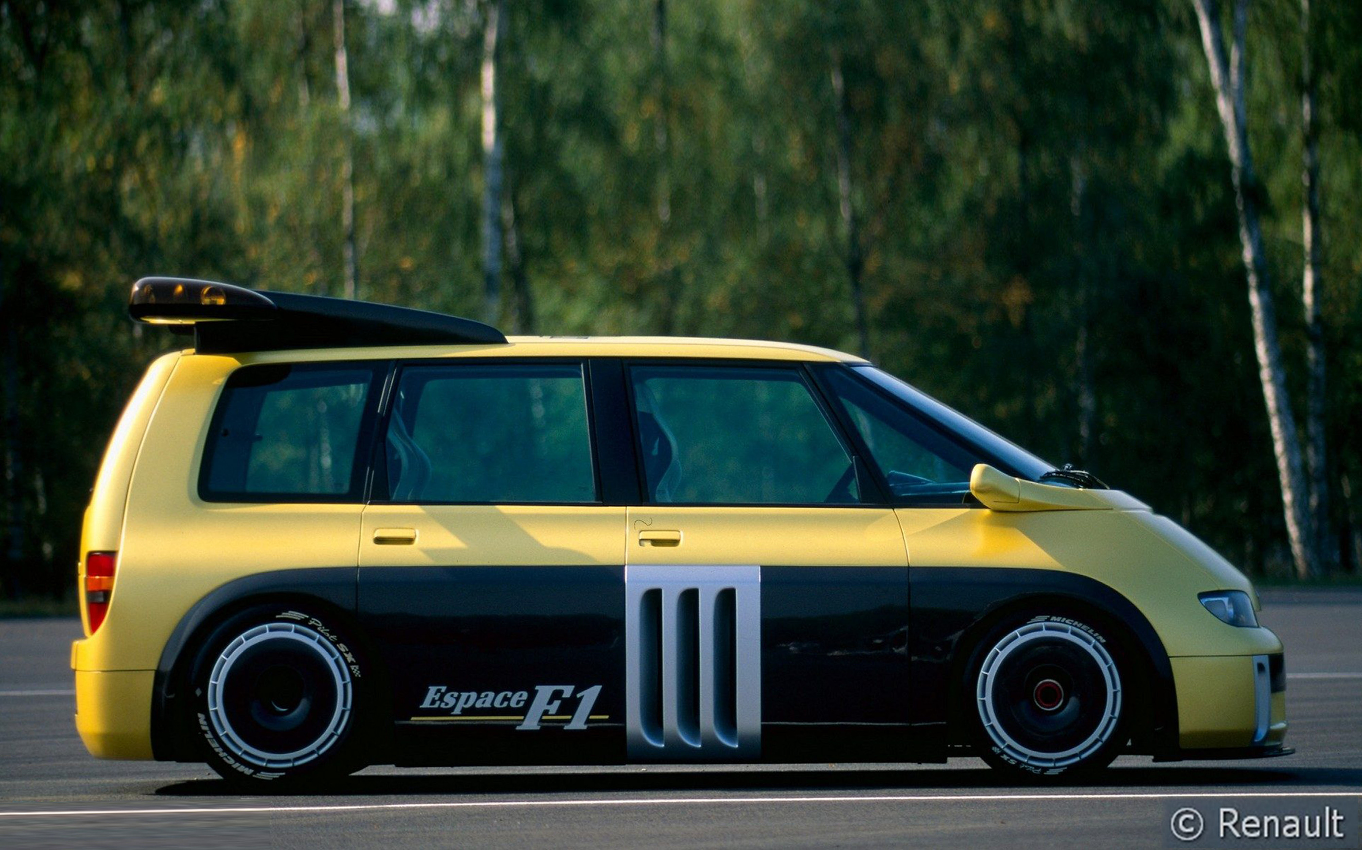 Renault-Espace-F1-9 What If Renault Reinvented The Iconic F1-Powered Espace For The 21st Century?