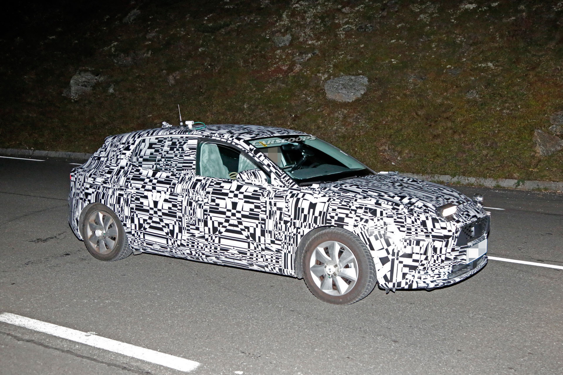 2020-Seat-Leon-04 2020 Seat Leon Spied With Production Body For The First Time