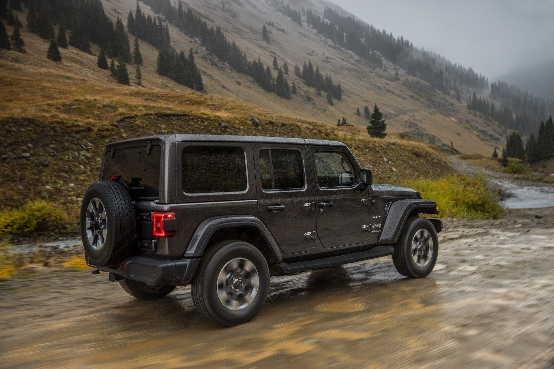 Jeep-Wrangler-Diesel-2 New Jeep Wrangler Owners Concerned With ‘Death Wobble’, FCA Says It’s Normal