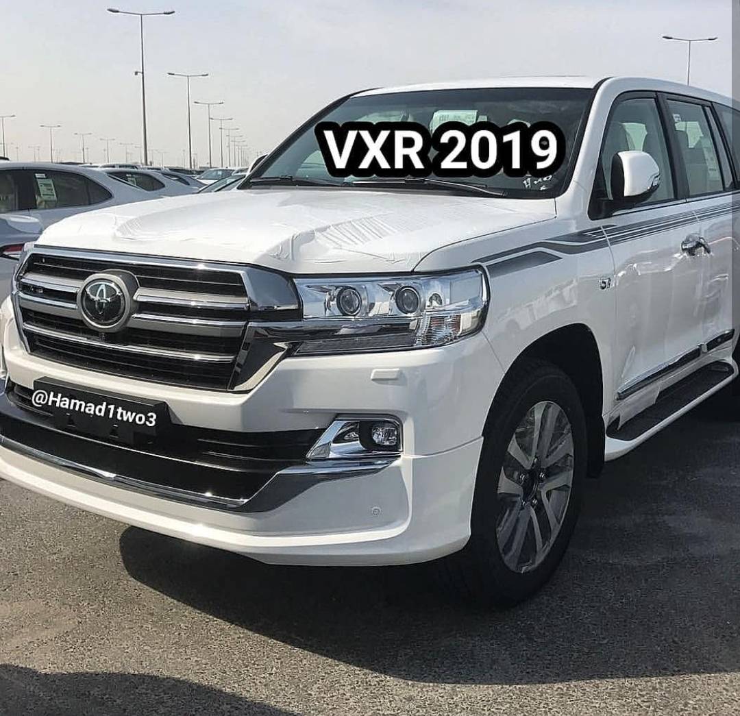 2019-Toyota-Land-Cruiser-100-4 2019 Toyota Land Cruiser And 2019 Lexus LX 570 Black Edition S Spotted