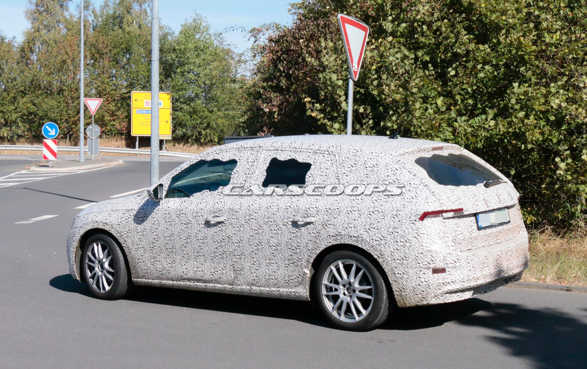2019-Skoda-Rapid-Spaceback-spy-shots-32 2019 Skoda Rapid Spaceback Makes Spy Debut At The Nürburgring