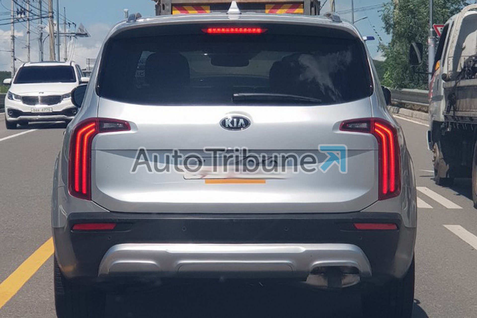 2019 Kia Telluride 05 2019 Kia Telluride Spotted Undisguised (Again), Remains Pretty Faithful To The Concept