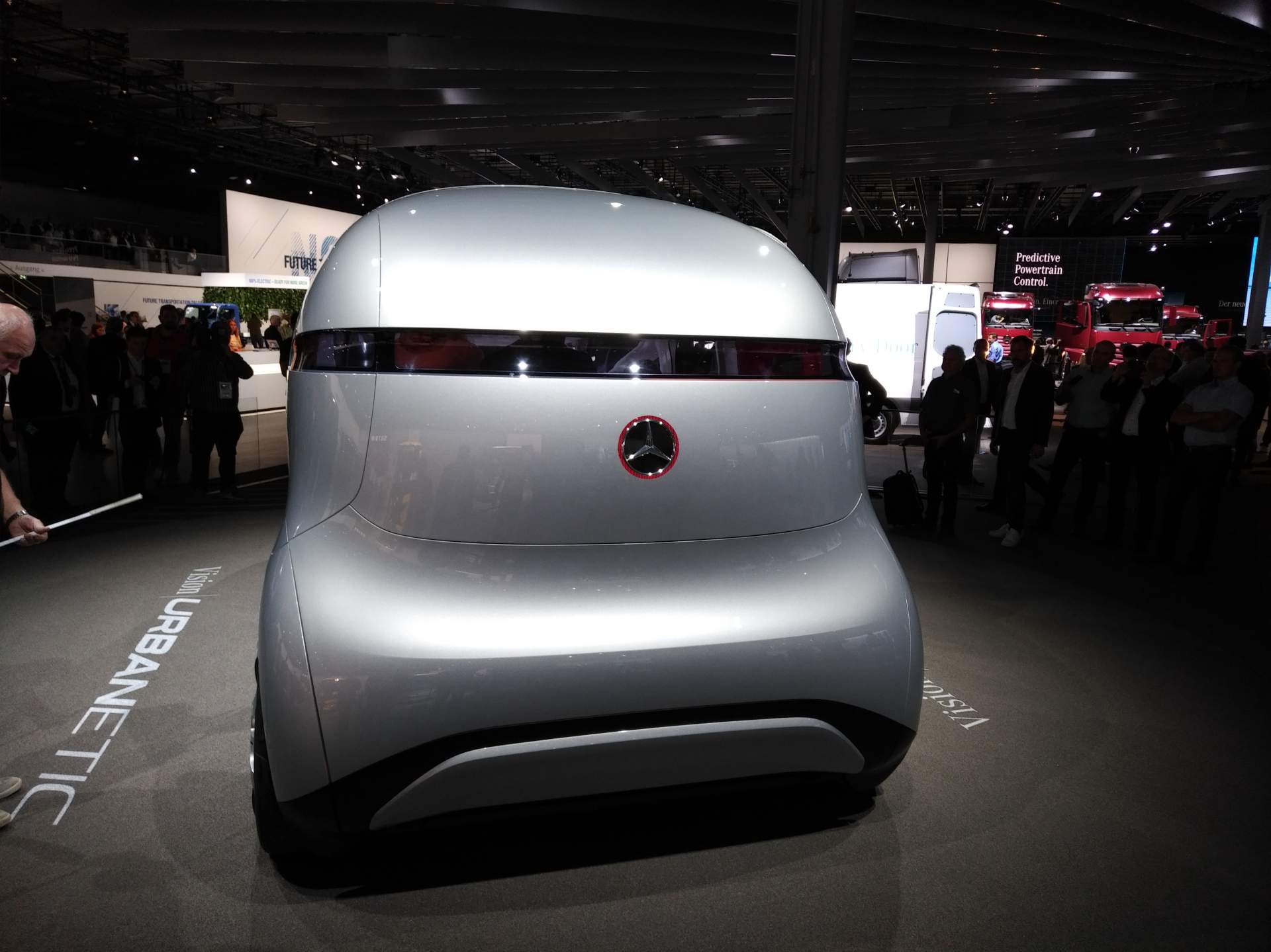 Mercedes-Vision-Urbanetic-at-2018-Hannover-CV-Show-4 Mercedes-Benz Vision Urbanetic Is The Swiss Army Knife Of Autopods (Live Images)