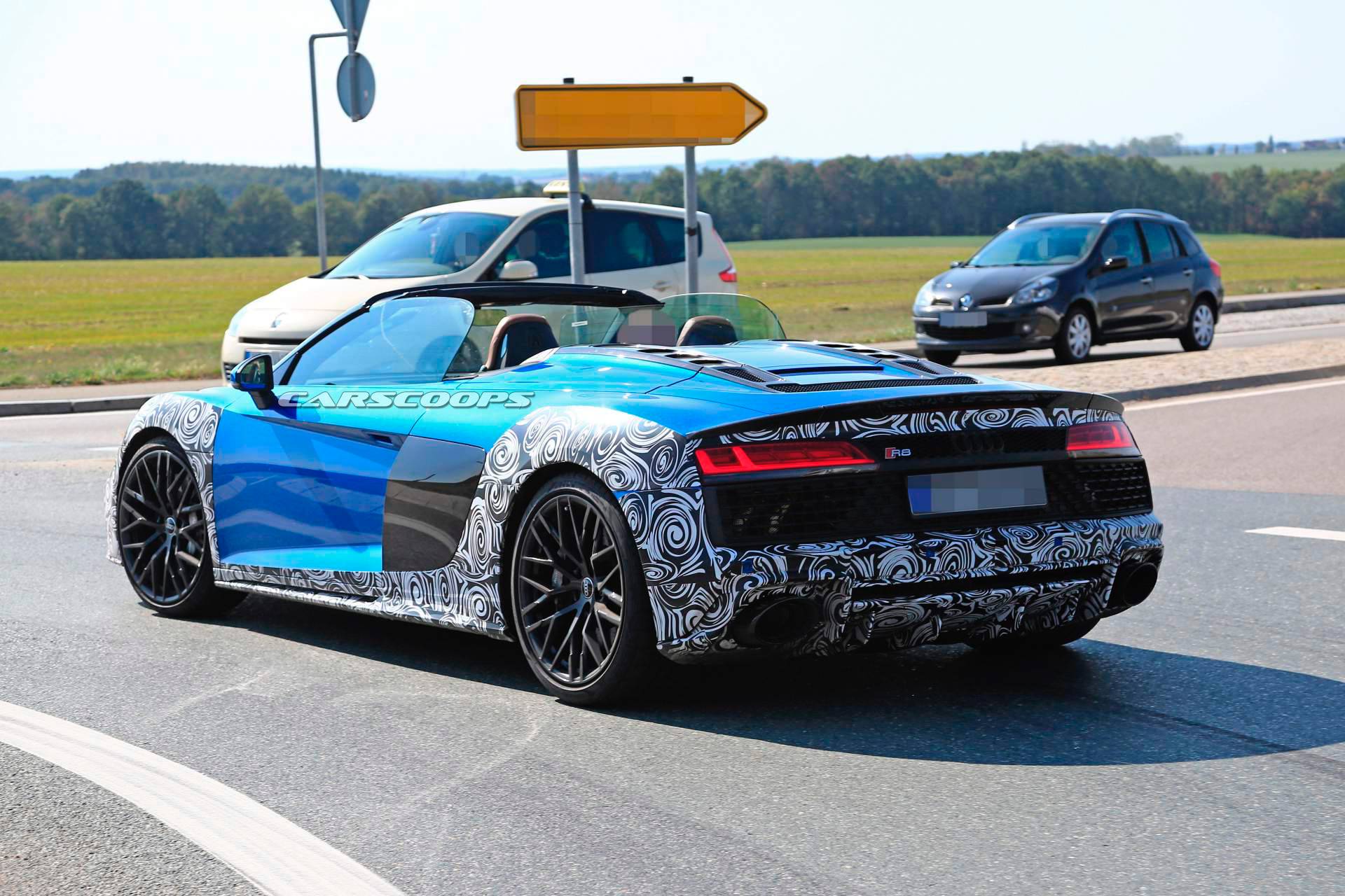 2019-Audi-R8-Spyder-spy-shots-9 2019 Audi R8 Spyder Makes Topless Spy Debut