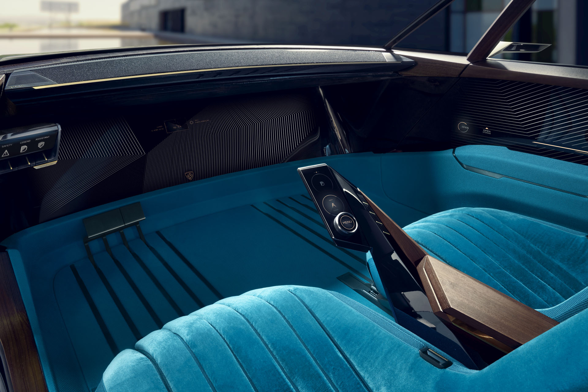 PEUGEOT_e-LEGEND_1809HEME313 Peugeot e-Legend Concept Takes Retro Design Into The Future In Paris