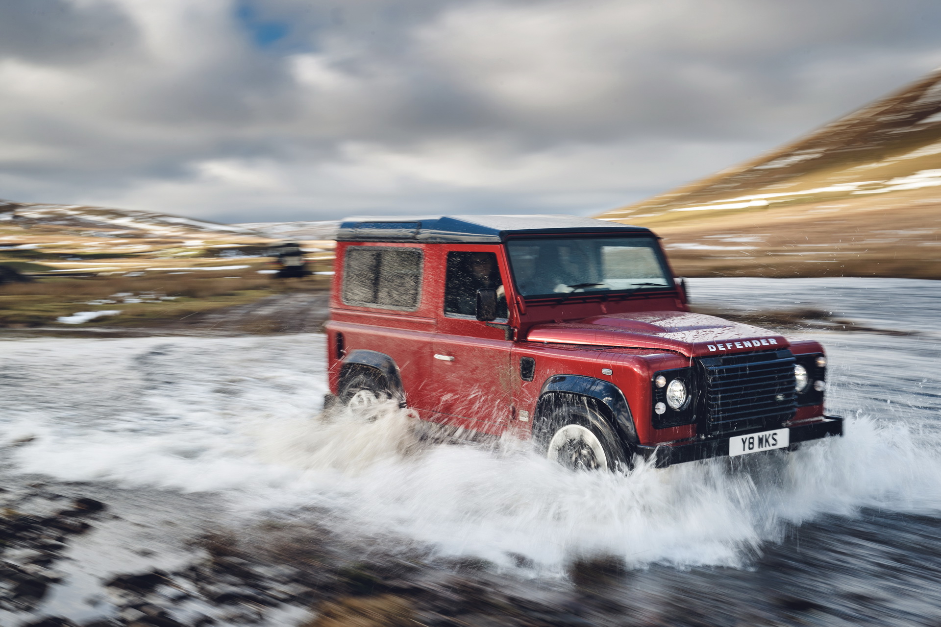 Land-Rover-Defender-01 New Land Rover Defender Will Allegedly Spawn A Number Of Variants