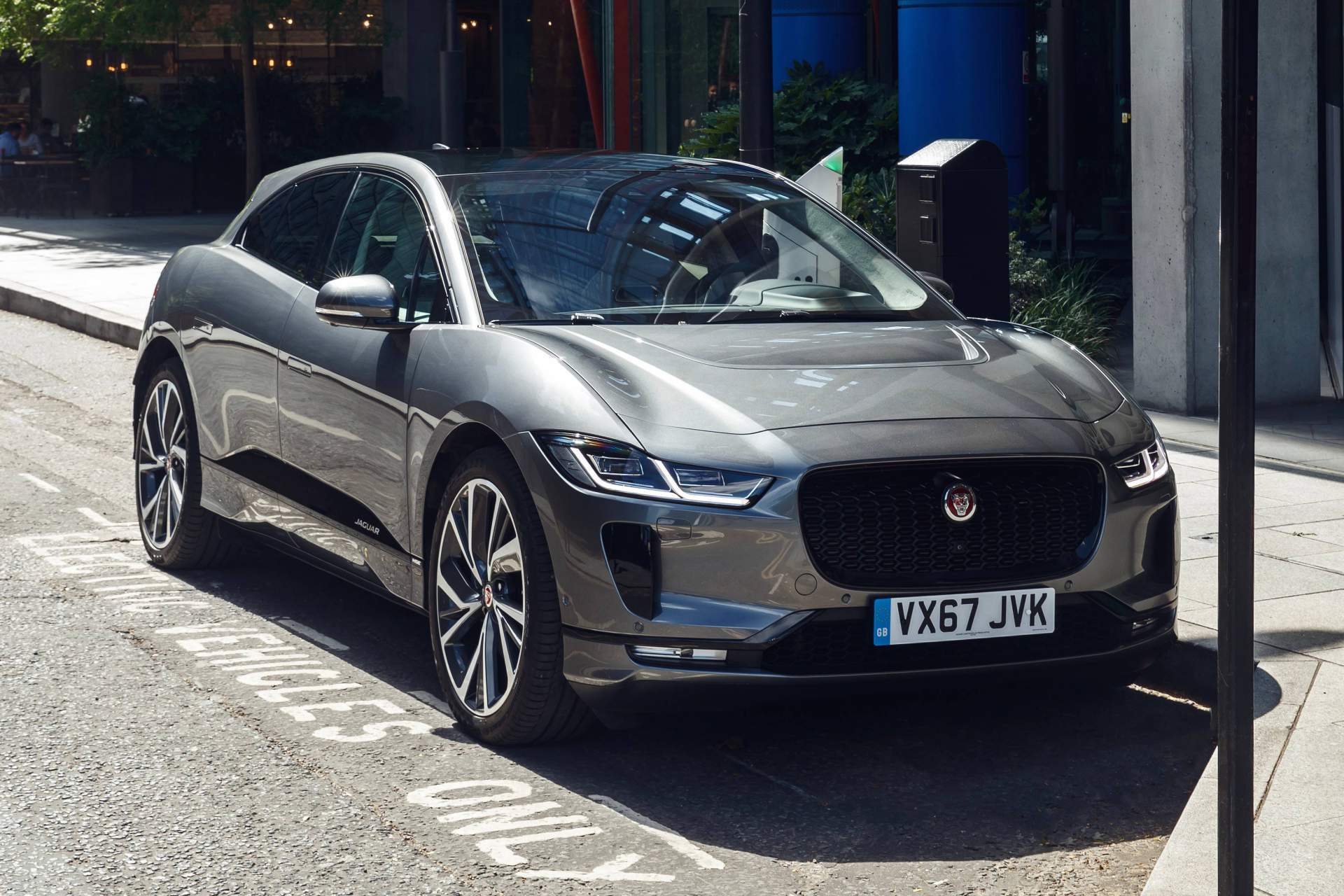 2019-Jaguar-I-Pace-4 2019 Jaguar I-Pace Drives 229 Miles From London To Brussels On One Charge