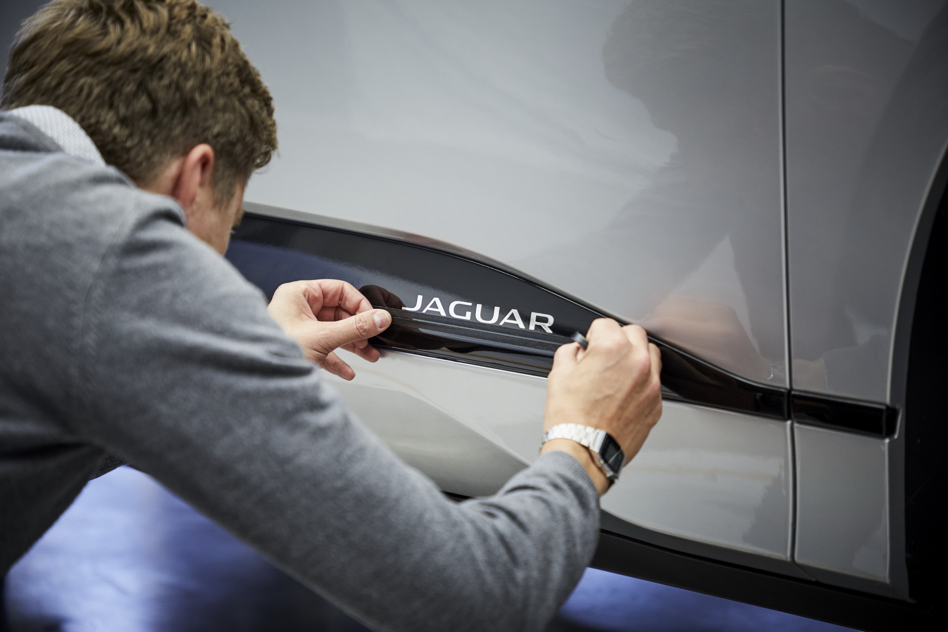 jaguar-ipace-clay-model-design-museum-8 Jaguar Unveils Full-Size I-PACE Clay Model For Museum Exhibit