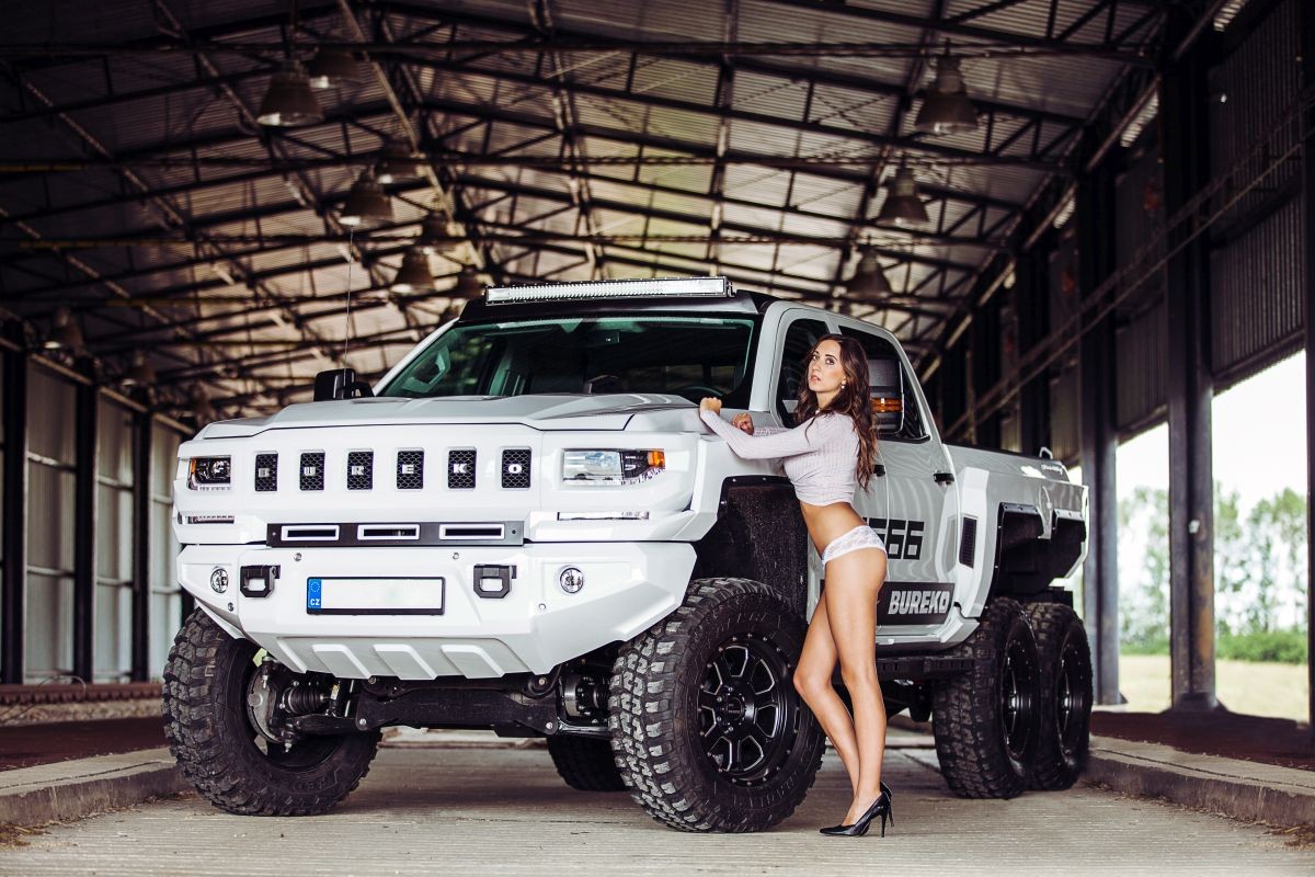 Bureko-6x6-based-on-Chevrolet-Silverado-36 Chevy Silverado Goes To Czech Republic, Returns As The Brutal Bureko 6×6
