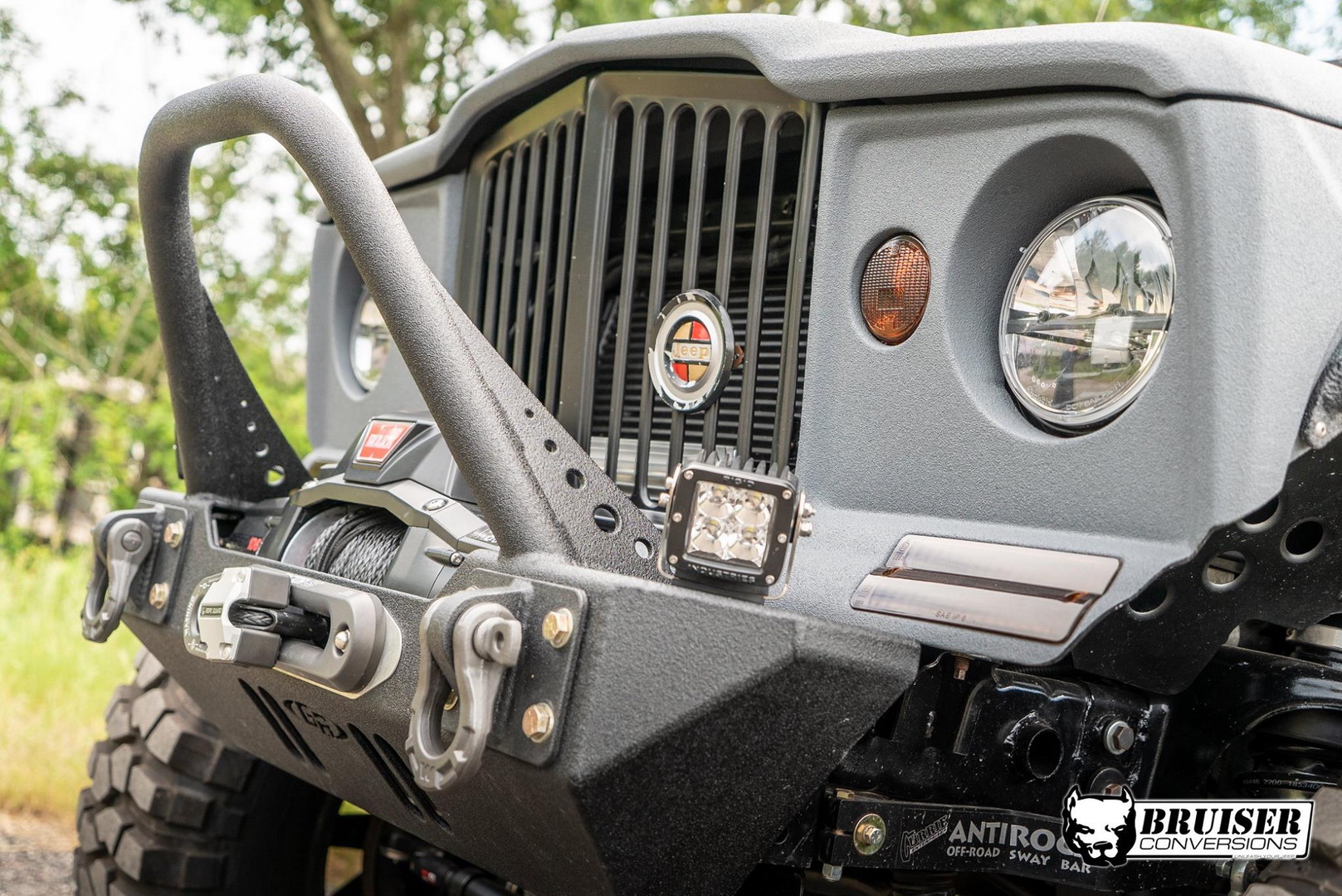 jeep-wrangler-honcho-bruiser-conversions-1 Bruiser Honcho Is One Hardcore Jeep Wrangler That Ain’t Afraid Of Anything