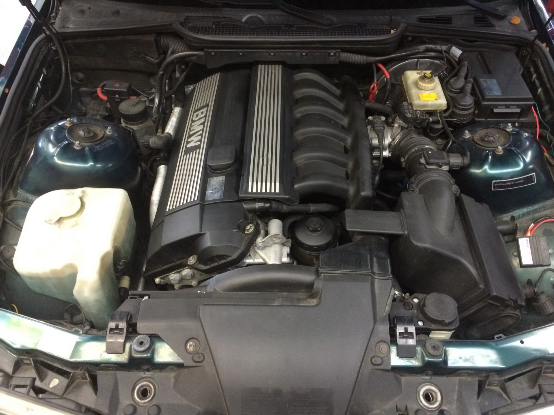 1998-alpina-b6-touring-bat-auction-30 1998 Alpina B6 Touring With 5-Speed Manual Can Be Yours For $13k