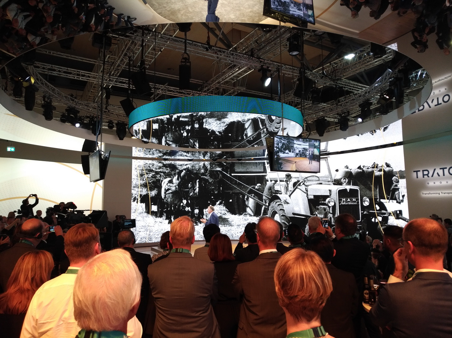 traton-group-2018-iaa-195 VW Truck & Bus Becomes TRATON Group, Wants To Revolutionize Global Transportation