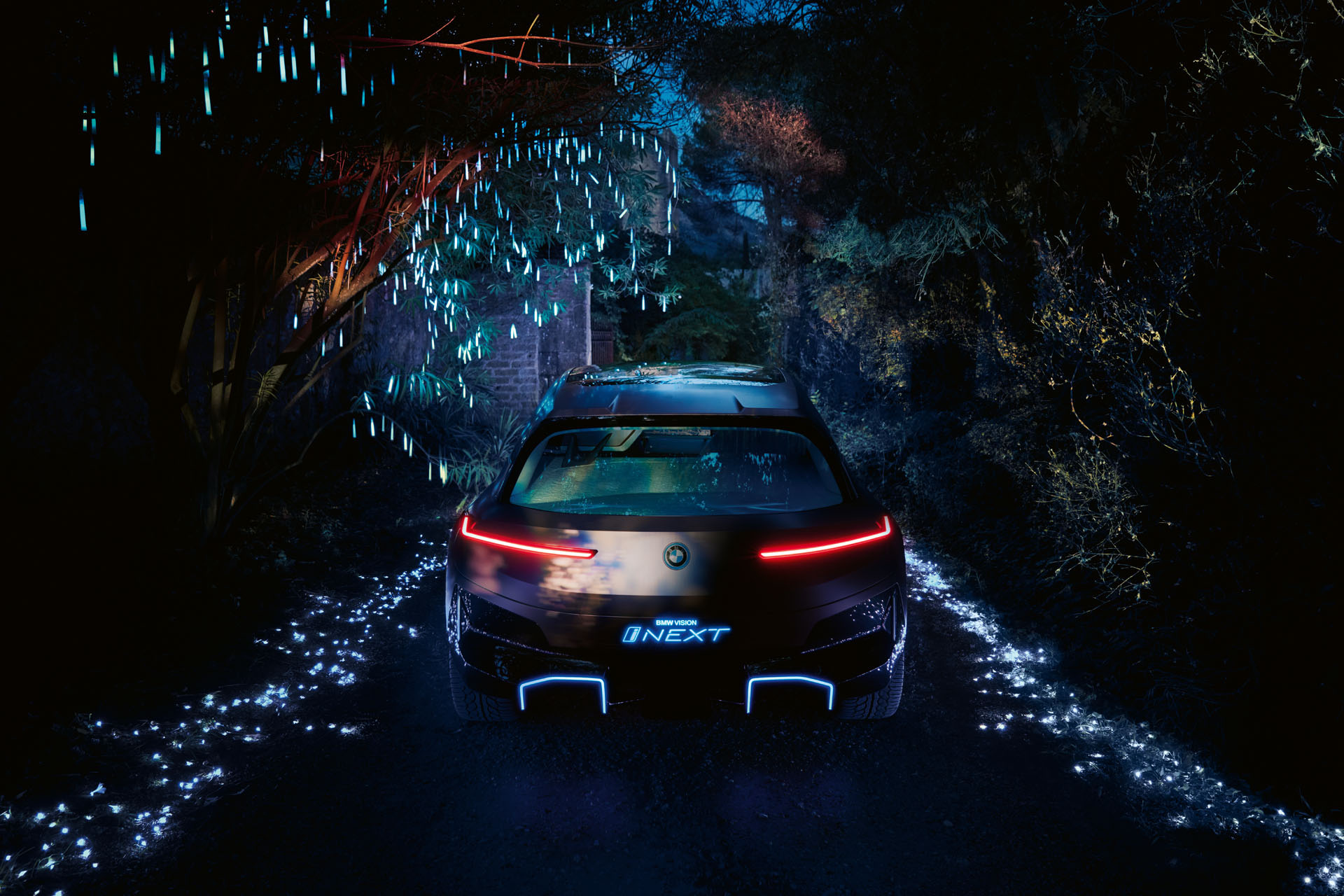bmw-vision-inext-029 BMW Vision iNext Shows The Way Forward For A New Electric SUV