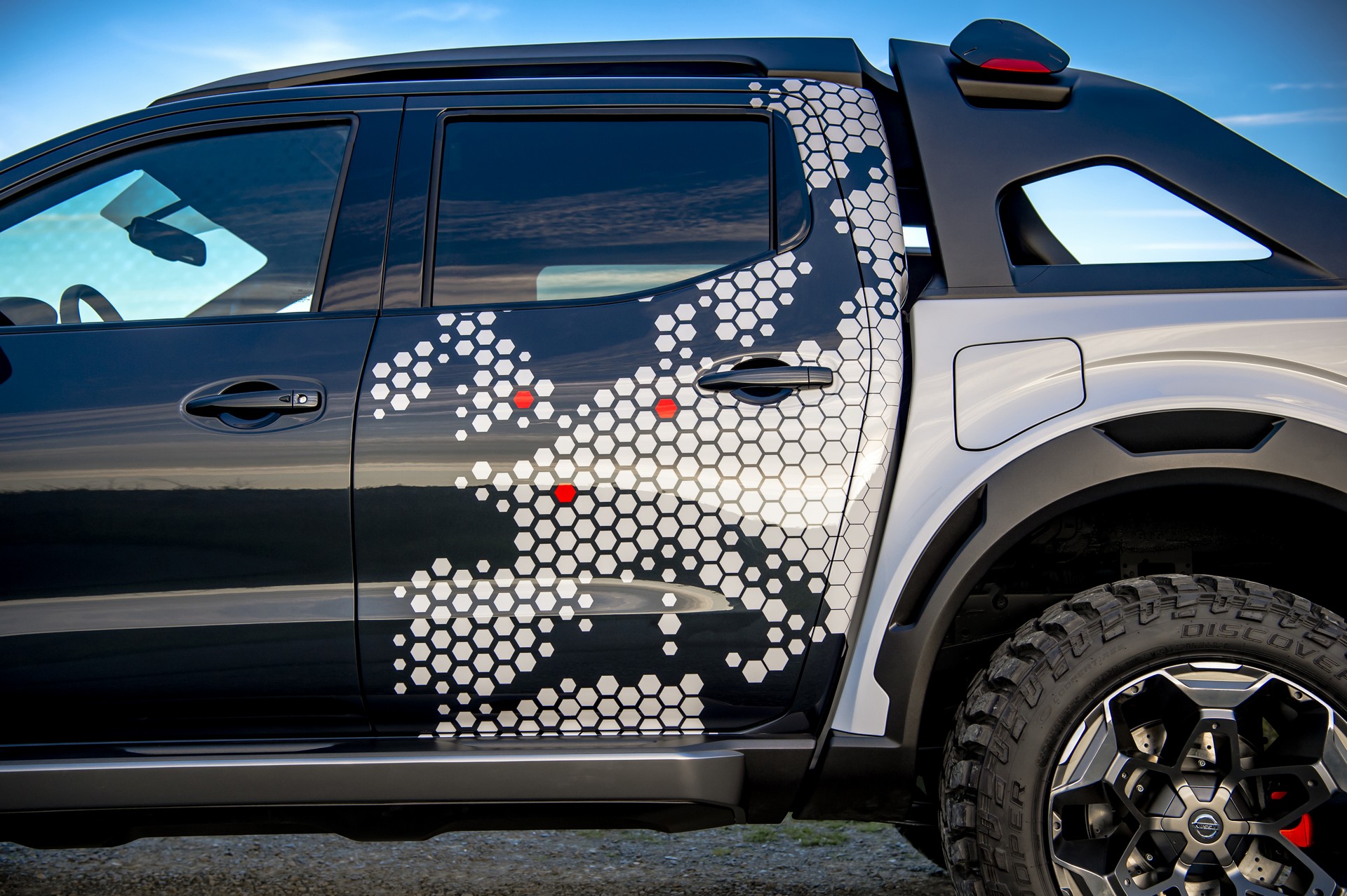Navara Dark Sky concept-17 Nissan Navara Dark Sky Concept Packs Plenty Of Star Power Thanks Its To Observatory-Class Telescope