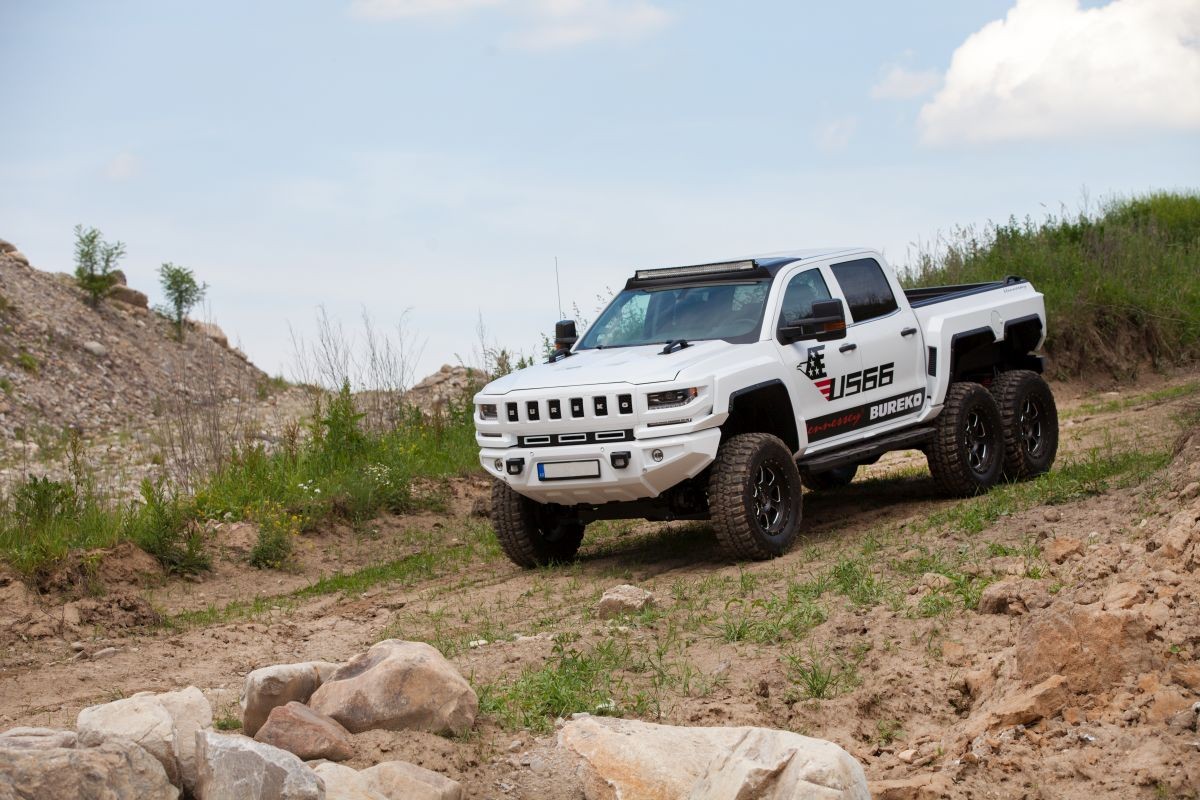 Bureko-6x6-based-on-Chevrolet-Silverado-33 Chevy Silverado Goes To Czech Republic, Returns As The Brutal Bureko 6×6