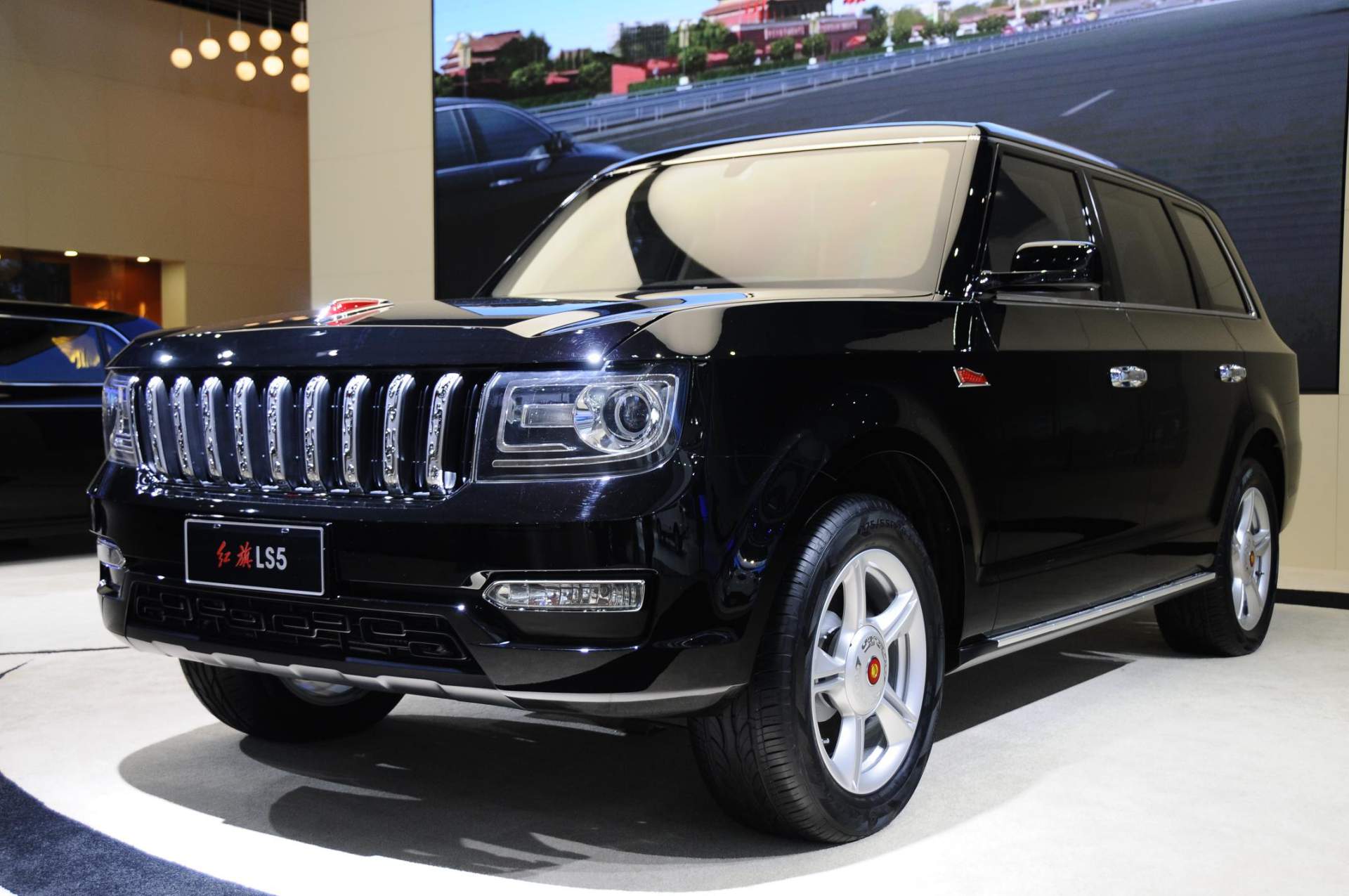 Hongqi-LS5-0 Former Rolls-Royce Design Boss Lands Job At China’s Hongqi