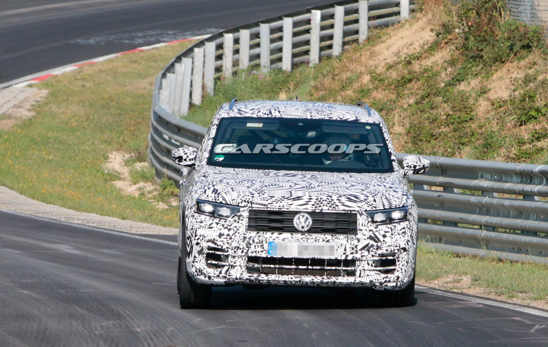VW-T-Roc-R-spy-shots-13 VW T-Roc R Parades Final Production Body At The Nürburgring