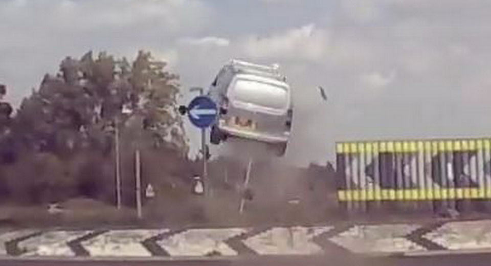  Citroen Van Goes Airborne After Hitting Roundabout At High Speed