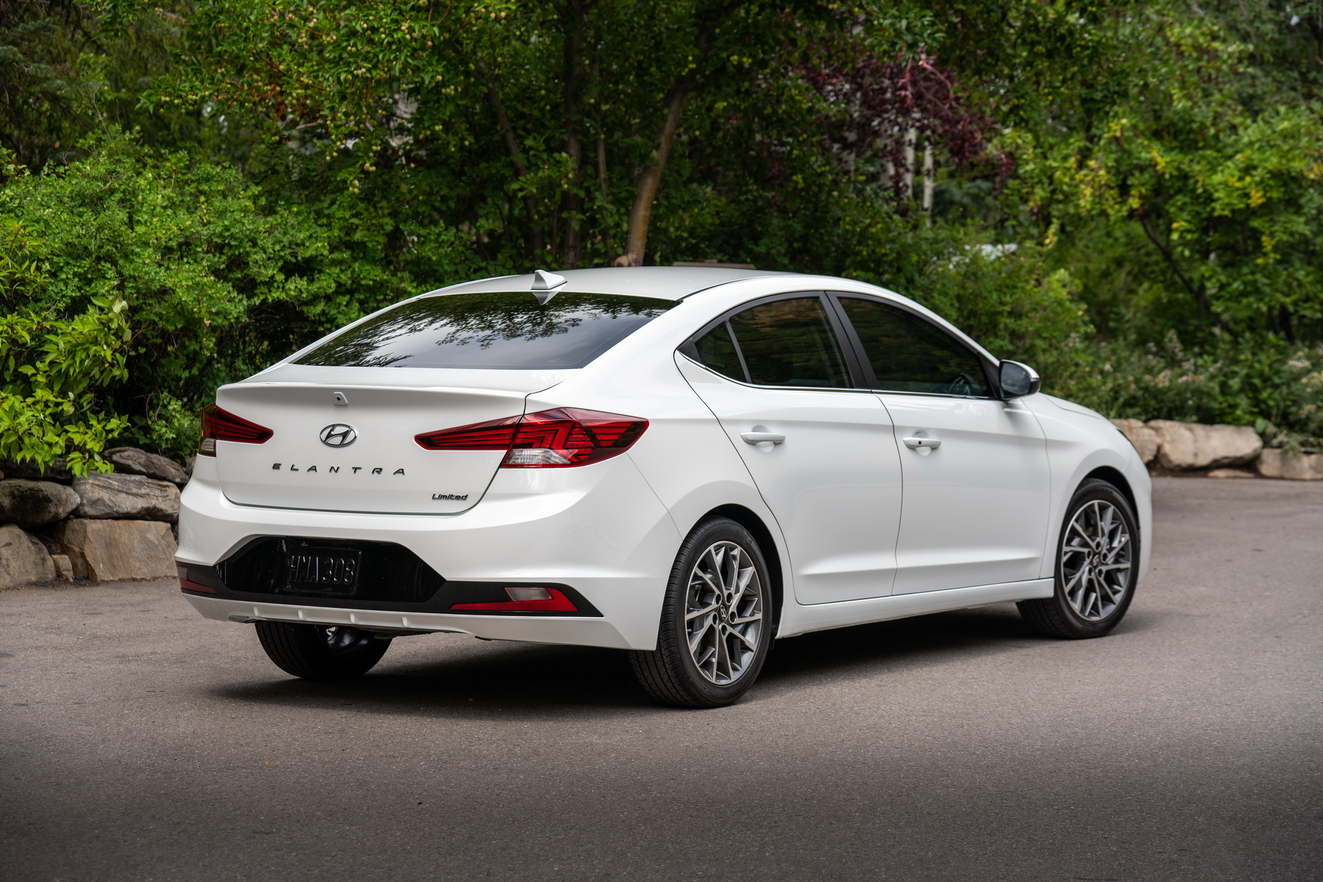 2019-Hyundai-Elantra-07 Updated 2019 Hyundai Elantra Goes On Sale, Priced From $17,985