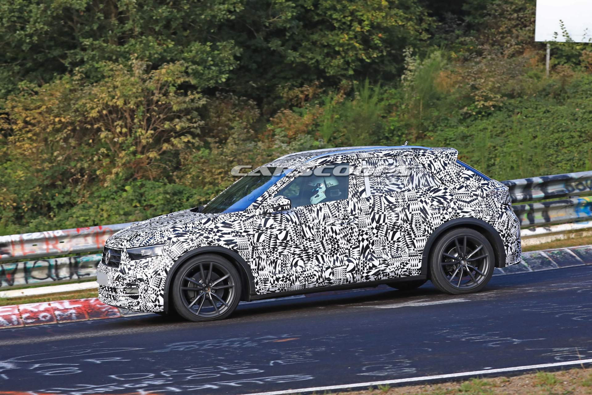VW-T-Roc-R-spy-shots-30 VW T-Roc R Parades Final Production Body At The Nürburgring
