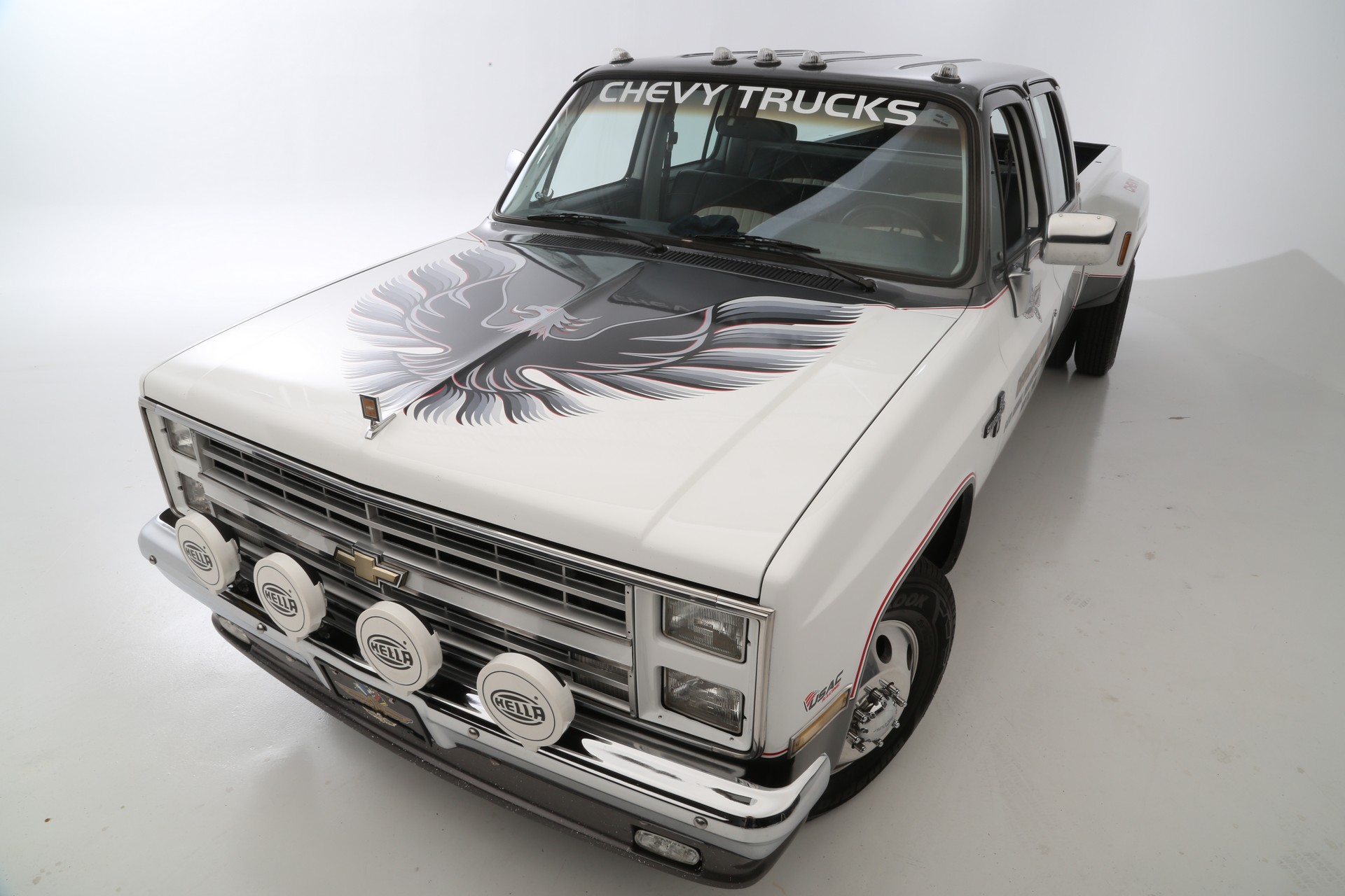 Burt Reynolds Auction-53 Burt Reynolds’ 1978 Pontiac Firebird Trans Am Is Going Up For Auction