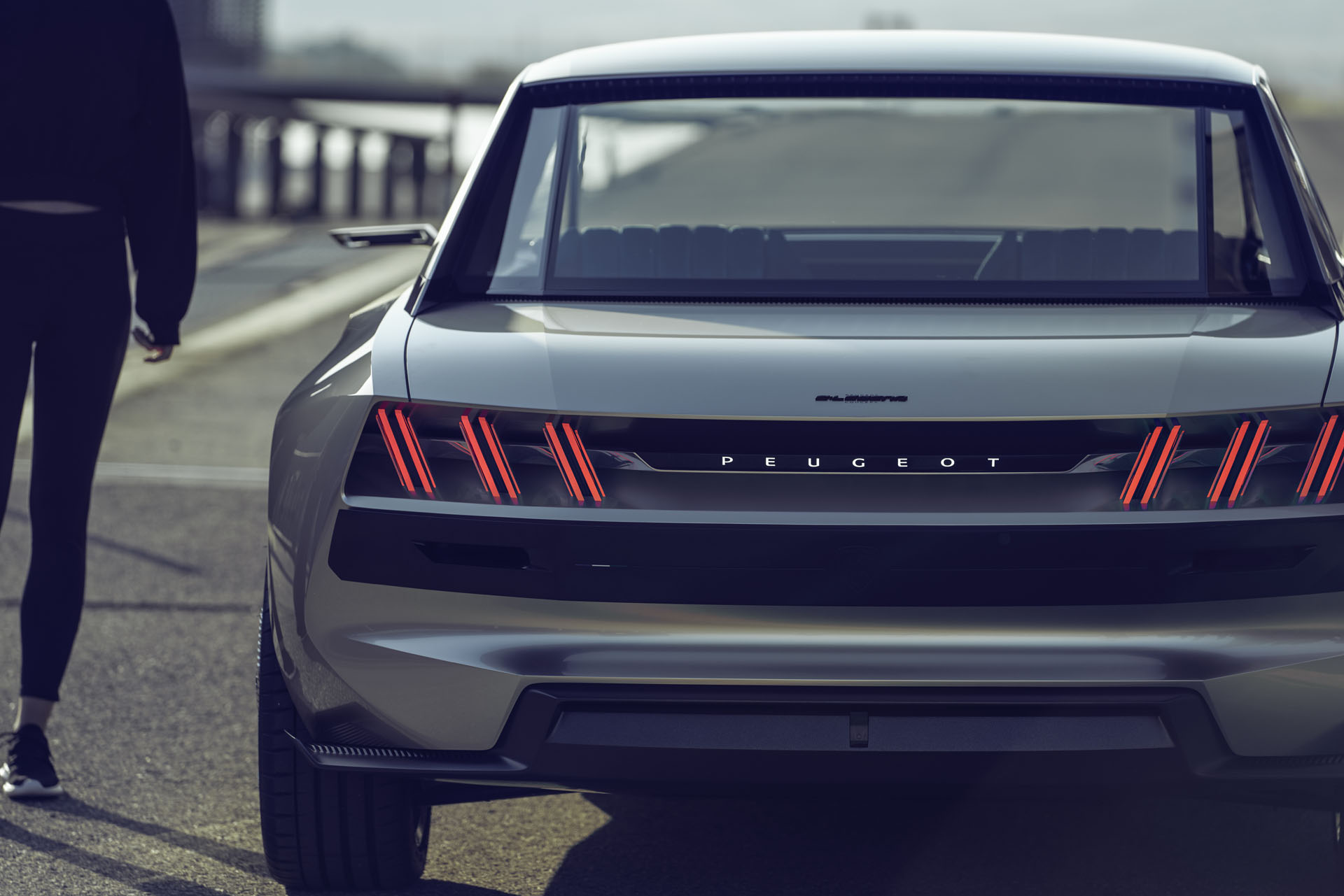 PEUGEOT_e-LEGEND_2058763-ob6t3uvwm8 Peugeot e-Legend Concept Takes Retro Design Into The Future In Paris