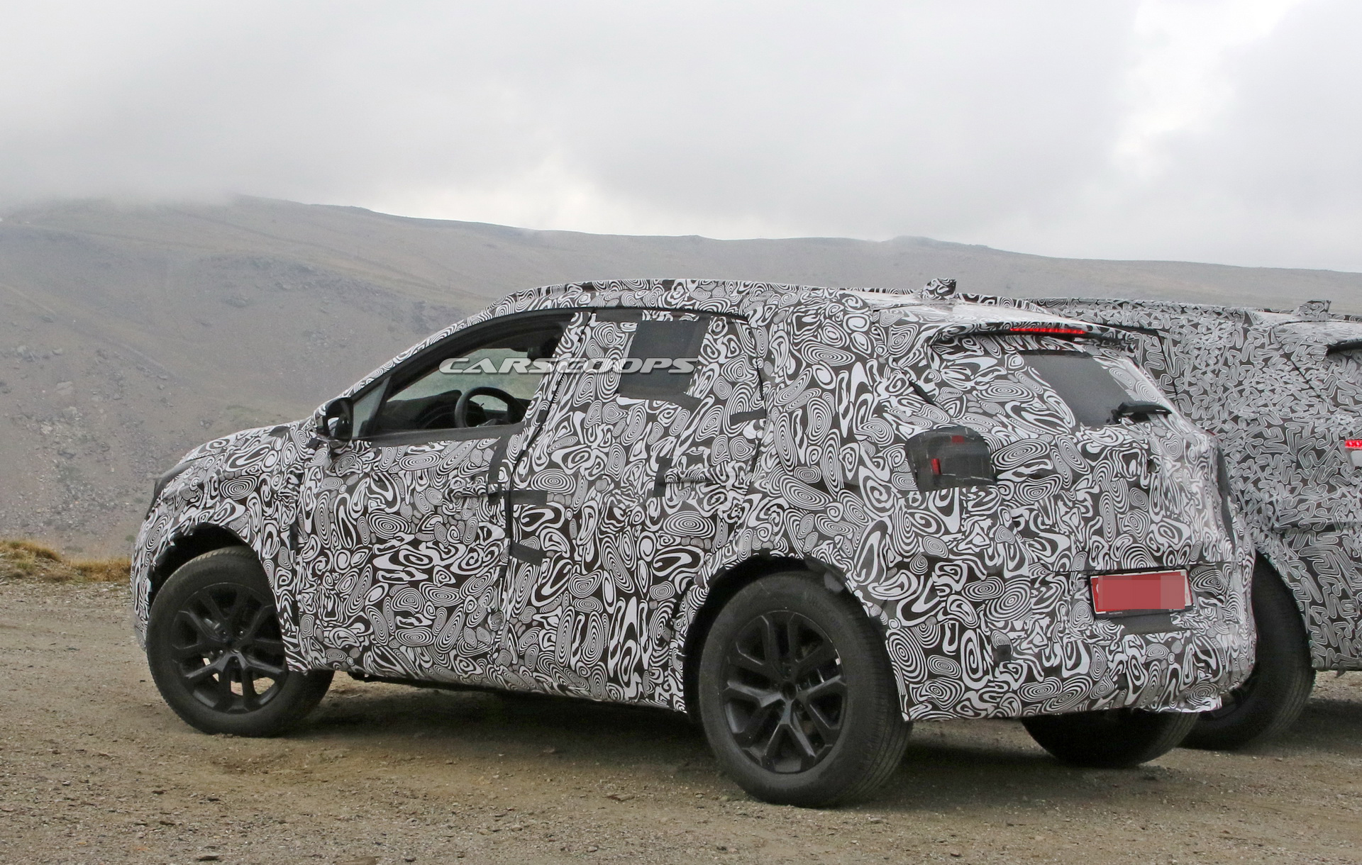 renault-clio-crossover-spy-shots-11 Renault Clio-Based Crossover Coming Straight For The Fiesta Active