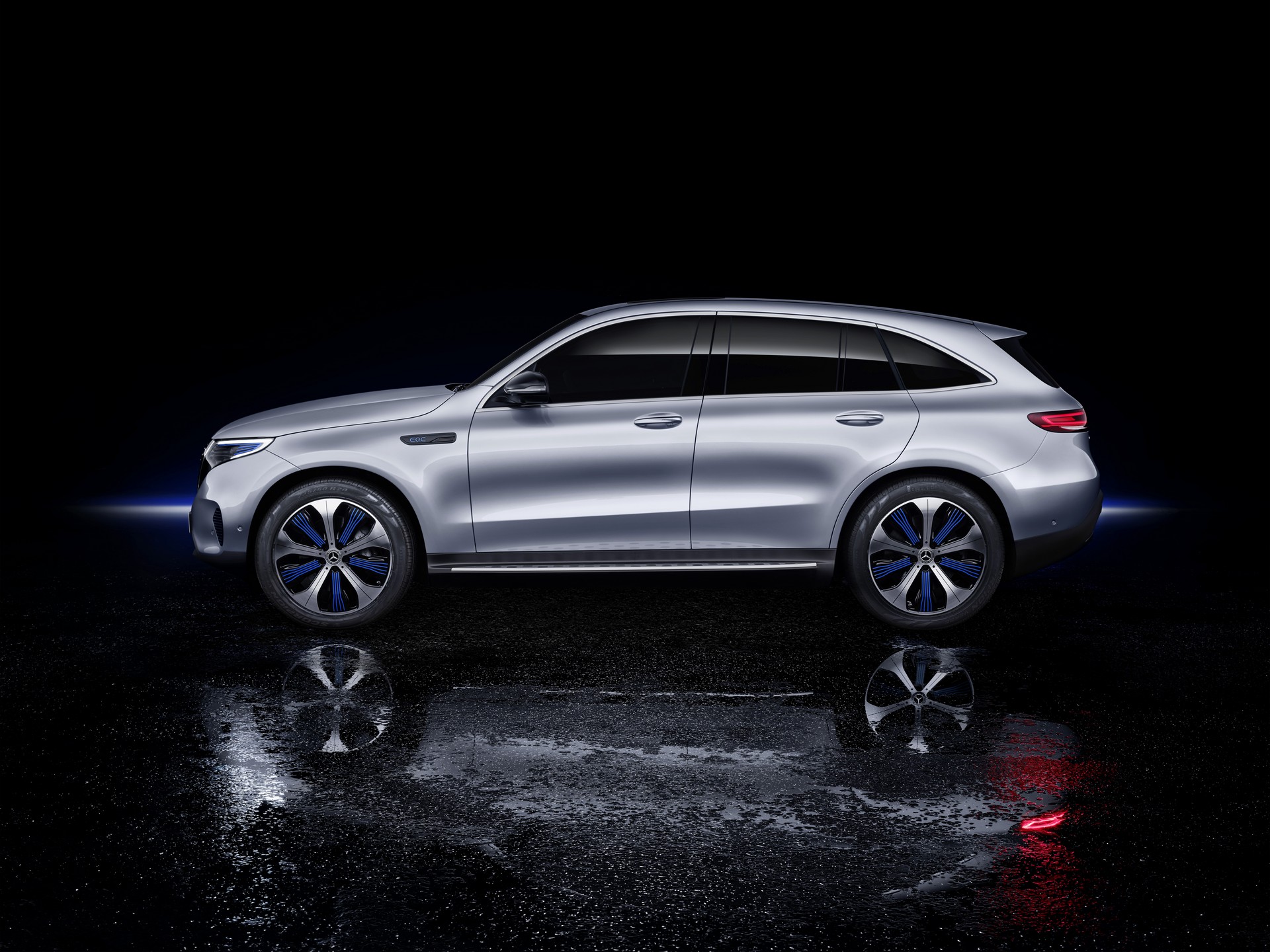 Mercedes-EQC-4 Mercedes Enters The Electric Era With All-New EQC Crossover