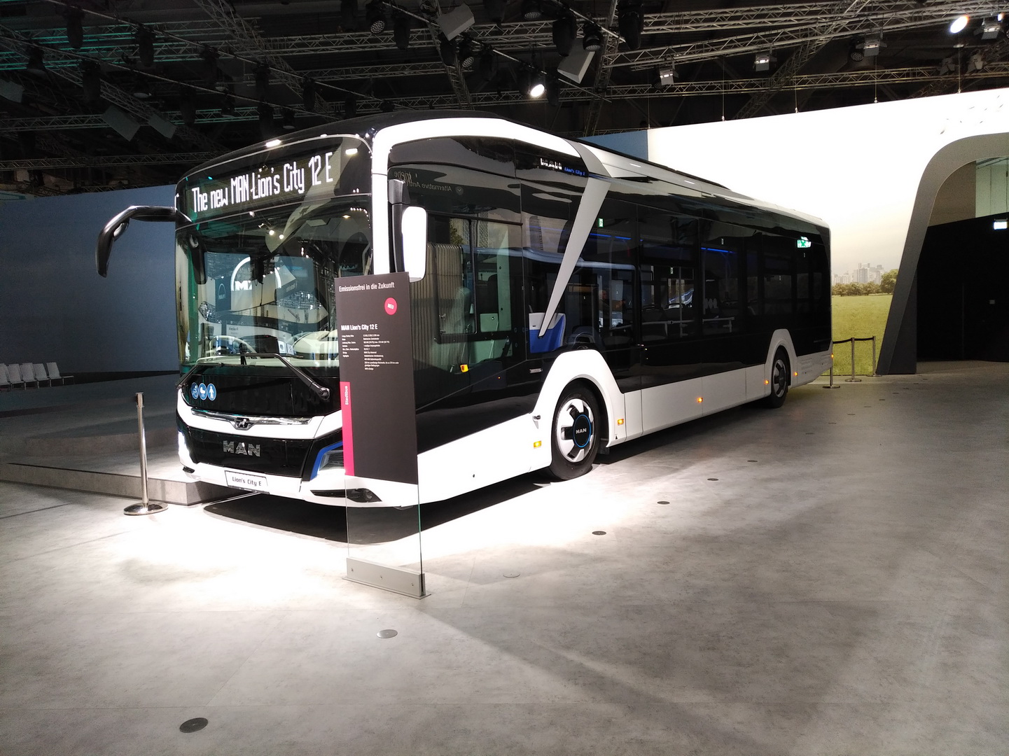 traton-group-2018-iaa-178 VW Truck & Bus Becomes TRATON Group, Wants To Revolutionize Global Transportation