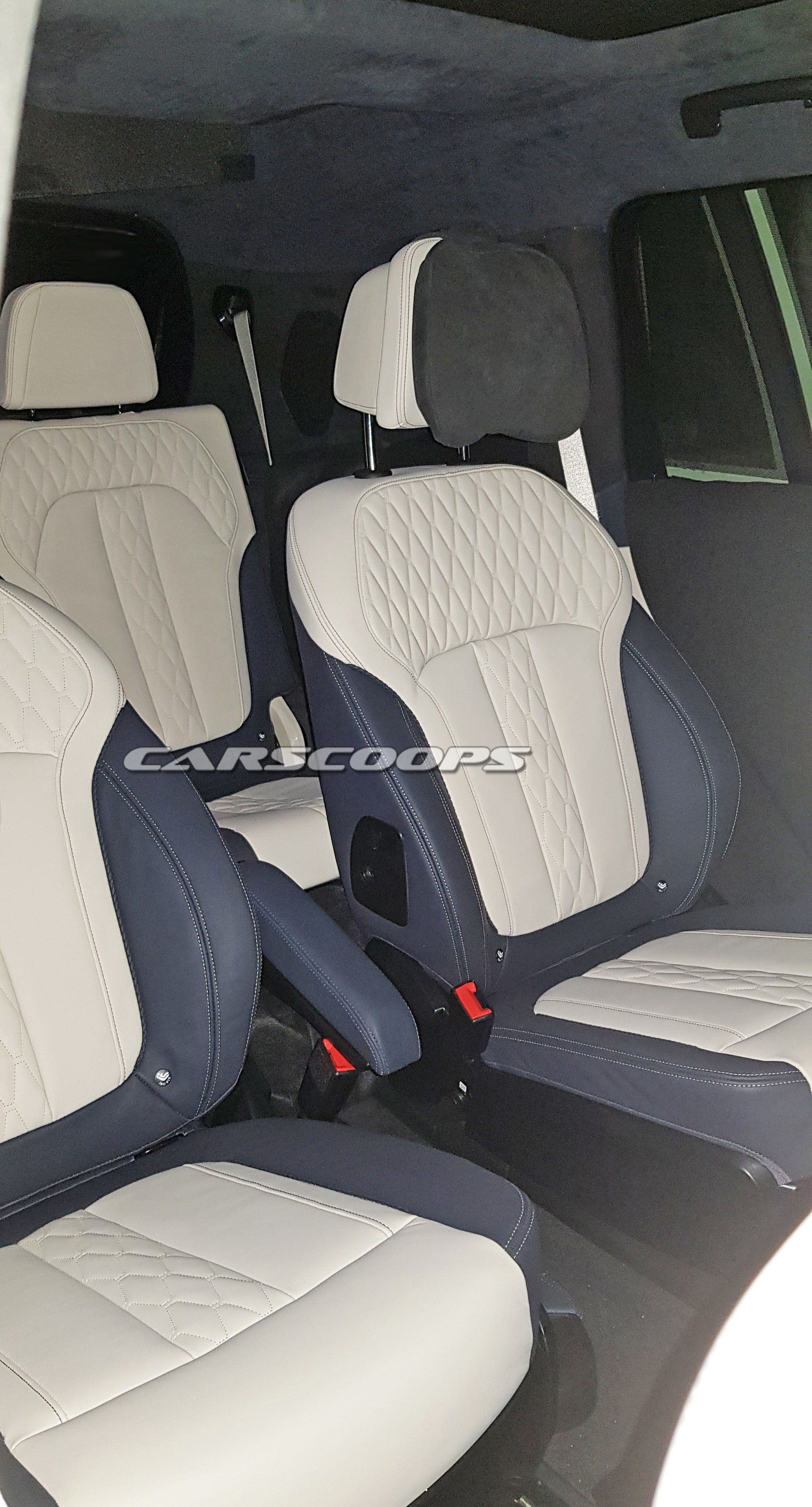 BMW-X7-11 BMW X7 Spied Inside Out: Flagship SUV Shows Luxurious Two-Tone Leather Cabin