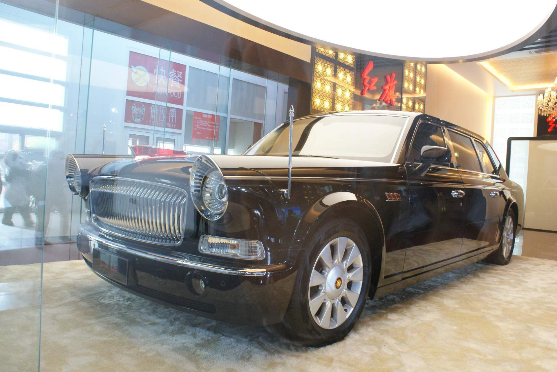 Hongqi-L7-3 Former Rolls-Royce Design Boss Lands Job At China’s Hongqi