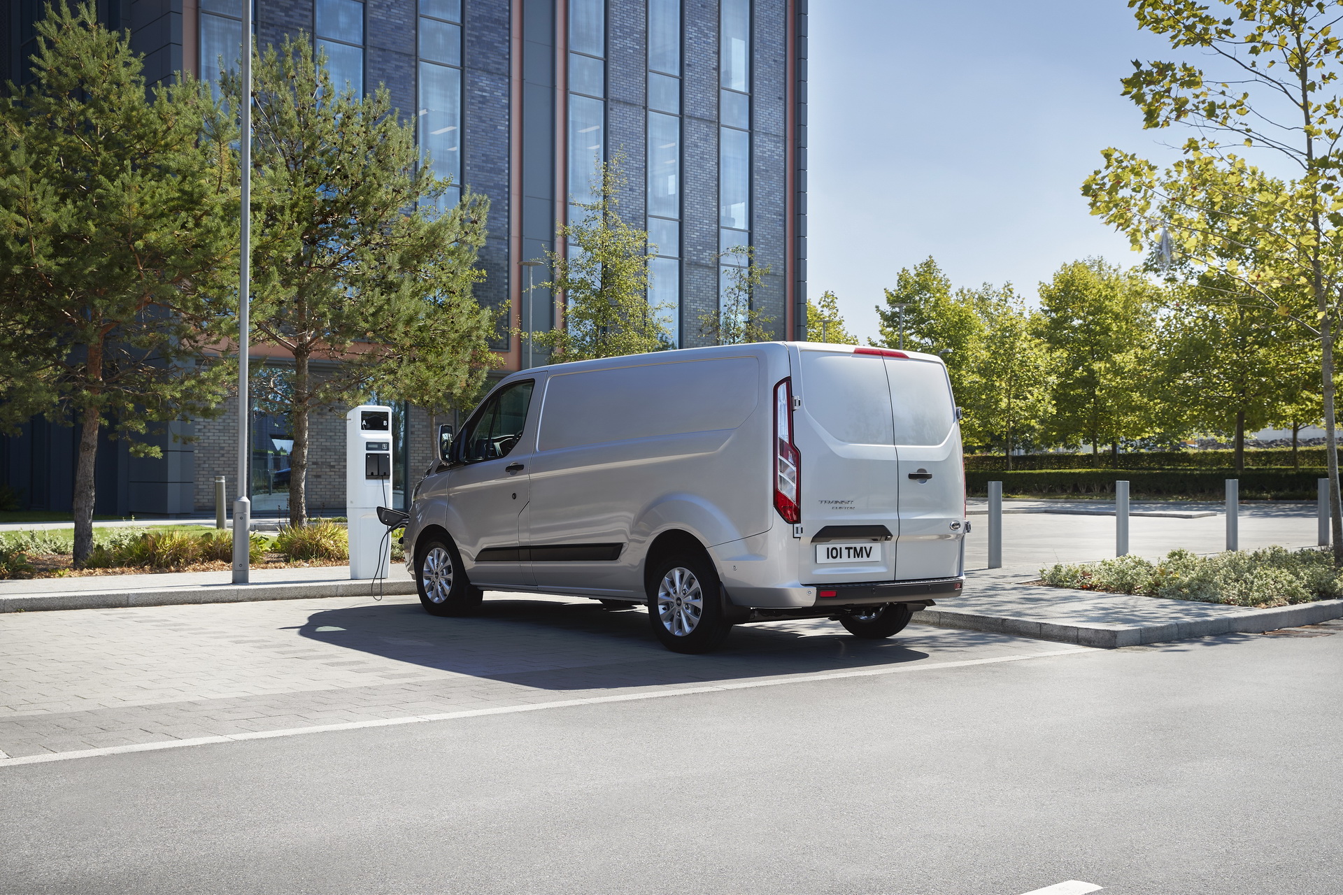 ford-all-new-transit-two-tonne-custom-connect-17 Ford Unveils All-New Transit Two-Tonne, Connect And Custom Vans