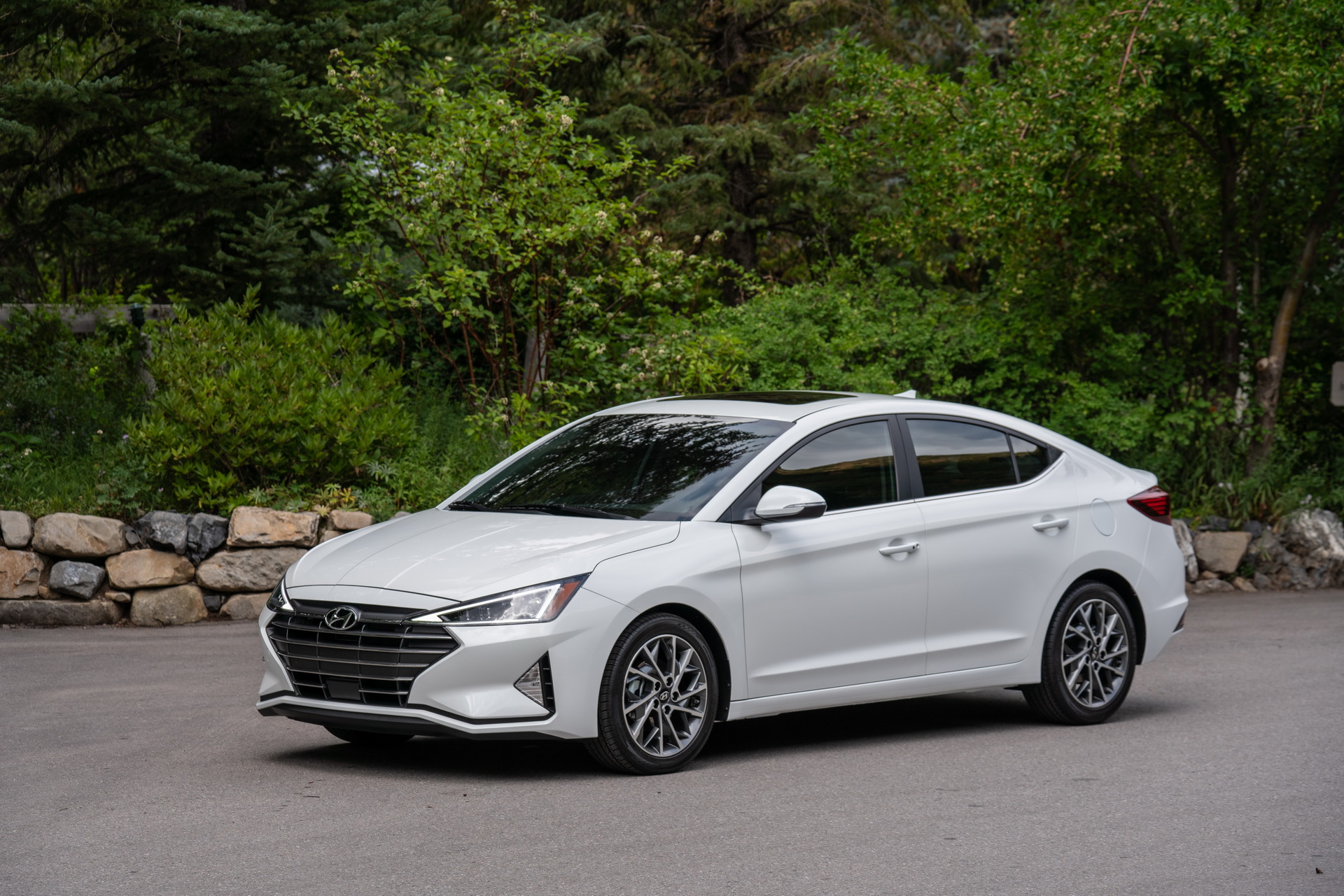 2019-Hyundai-Elantra-02 Updated 2019 Hyundai Elantra Goes On Sale, Priced From $17,985