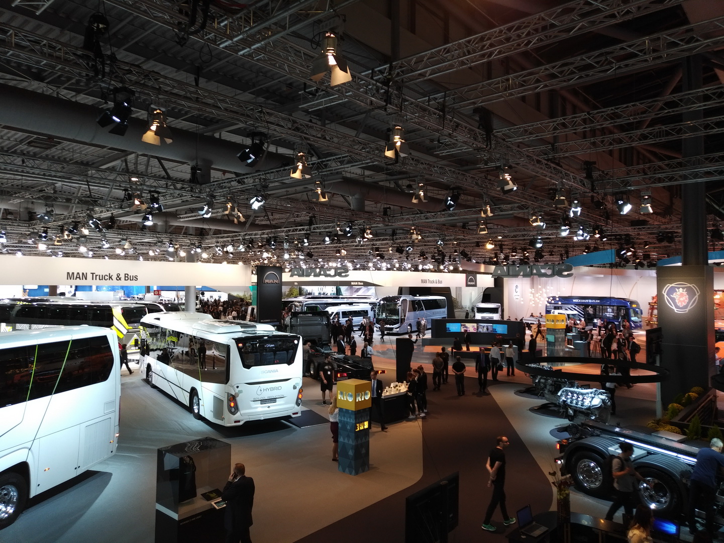 traton-group-2018-iaa-211 VW Truck & Bus Becomes TRATON Group, Wants To Revolutionize Global Transportation