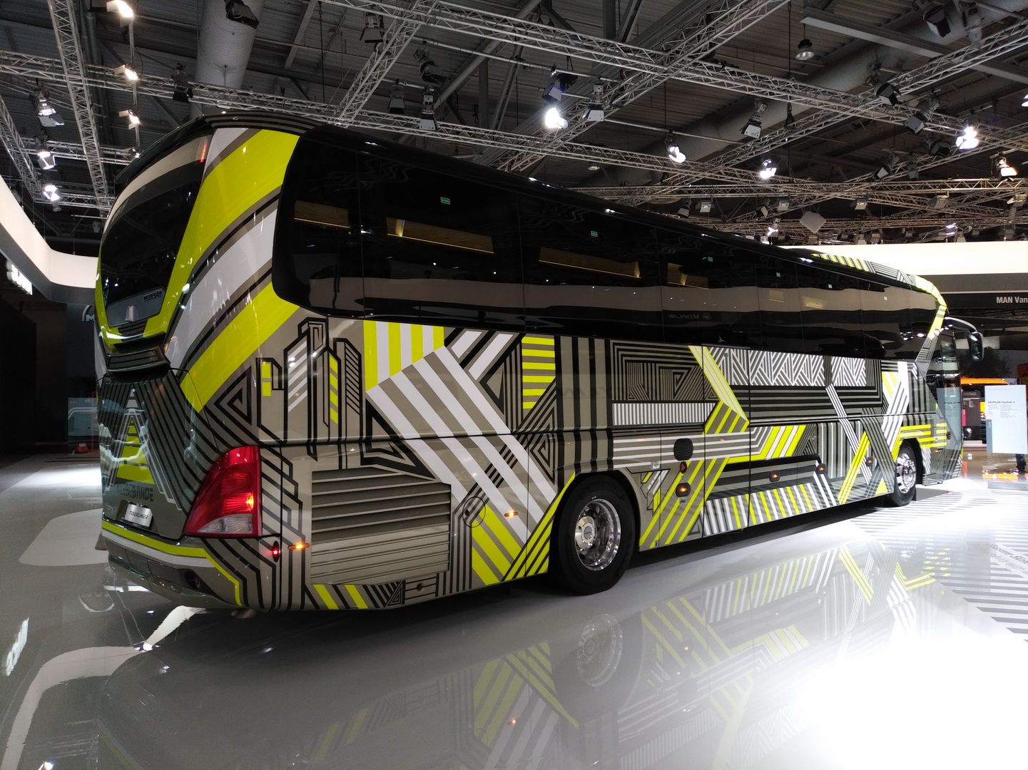 traton-group-2018-iaa-131 VW Truck & Bus Becomes TRATON Group, Wants To Revolutionize Global Transportation