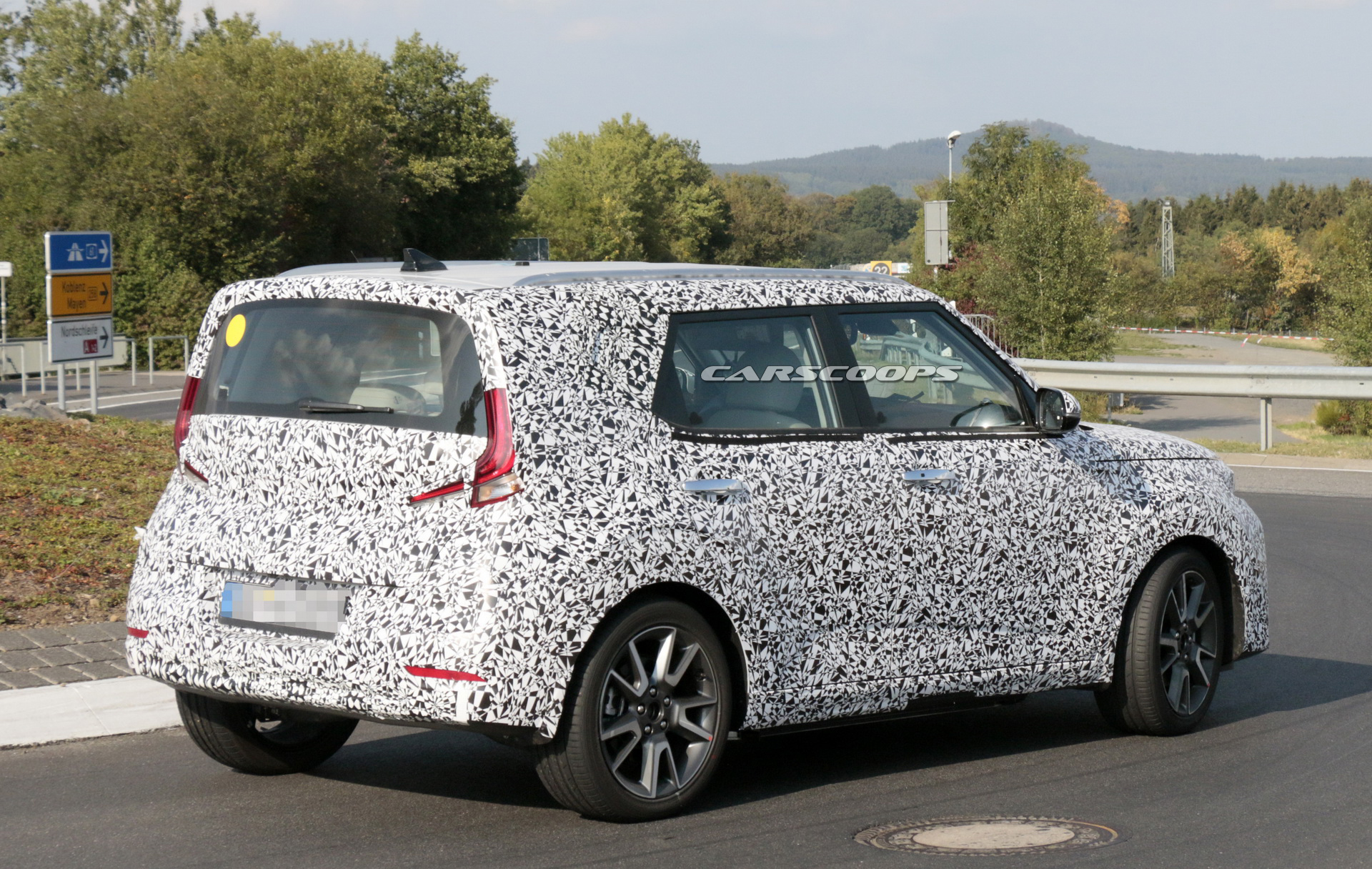 2020-kia-soul-ev-spy-less-cladding-7 2020 Kia Soul And Soul EV Set For A Los Angeles Debut