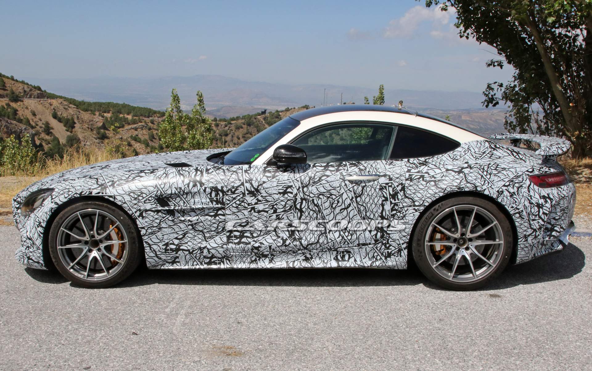 Mercedes-AMG-GT-R-prototype-spy-shots-5 Louder Mercedes-AMG GT R Prototype Spied With New Exhausts, What Is It?