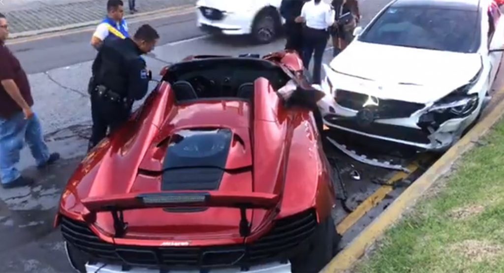  McLaren 650S Spider And Mercedes-Benz CLA Crash In Mexico