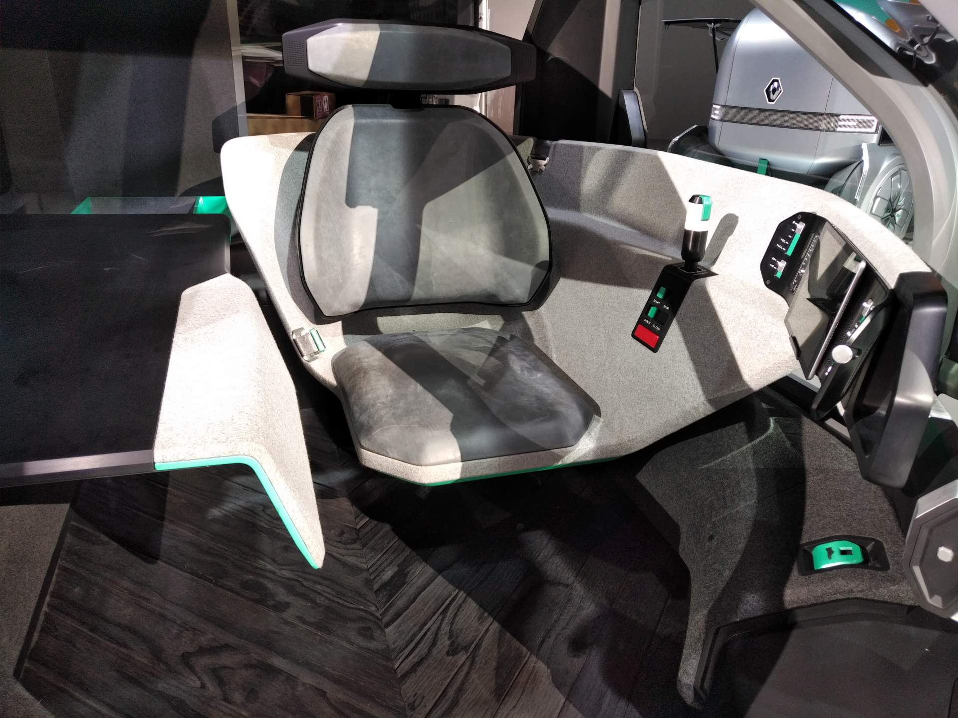 Renault-EZ-Pro-Concept-at-2018-IAA-Hannover-18 Renault EZ-Pro Concept Envisions Autonomous Last-Mile Delivery Vehicle (Live Images)