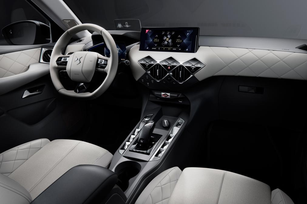 DS3 Crossback Leak-10 2019 DS3 Crossback Plugs Into The Future With An Electric Powertrain