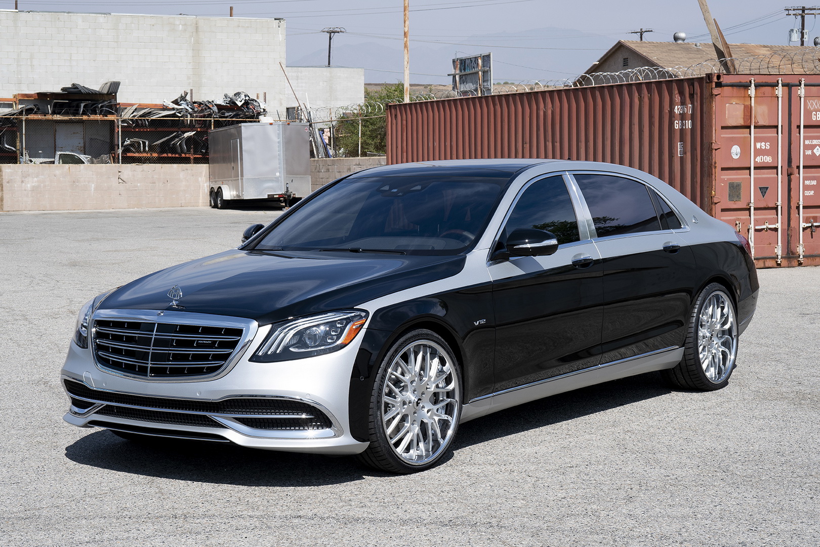 mercedes-maybach-s600-tuning-7 Two-Tone Paint And Huge Rims Are One Way To Make Your Mercedes-Maybach S600 Stand Out
