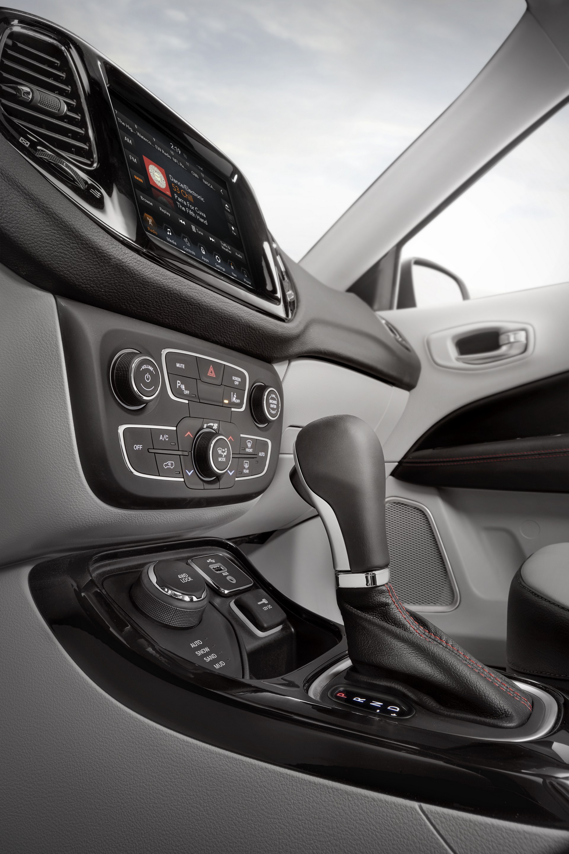 2019-Jeep-Compass-17 2019 Jeep Compass Upland Special Edition Gives The Entry-Level Model Trailhawk Looks