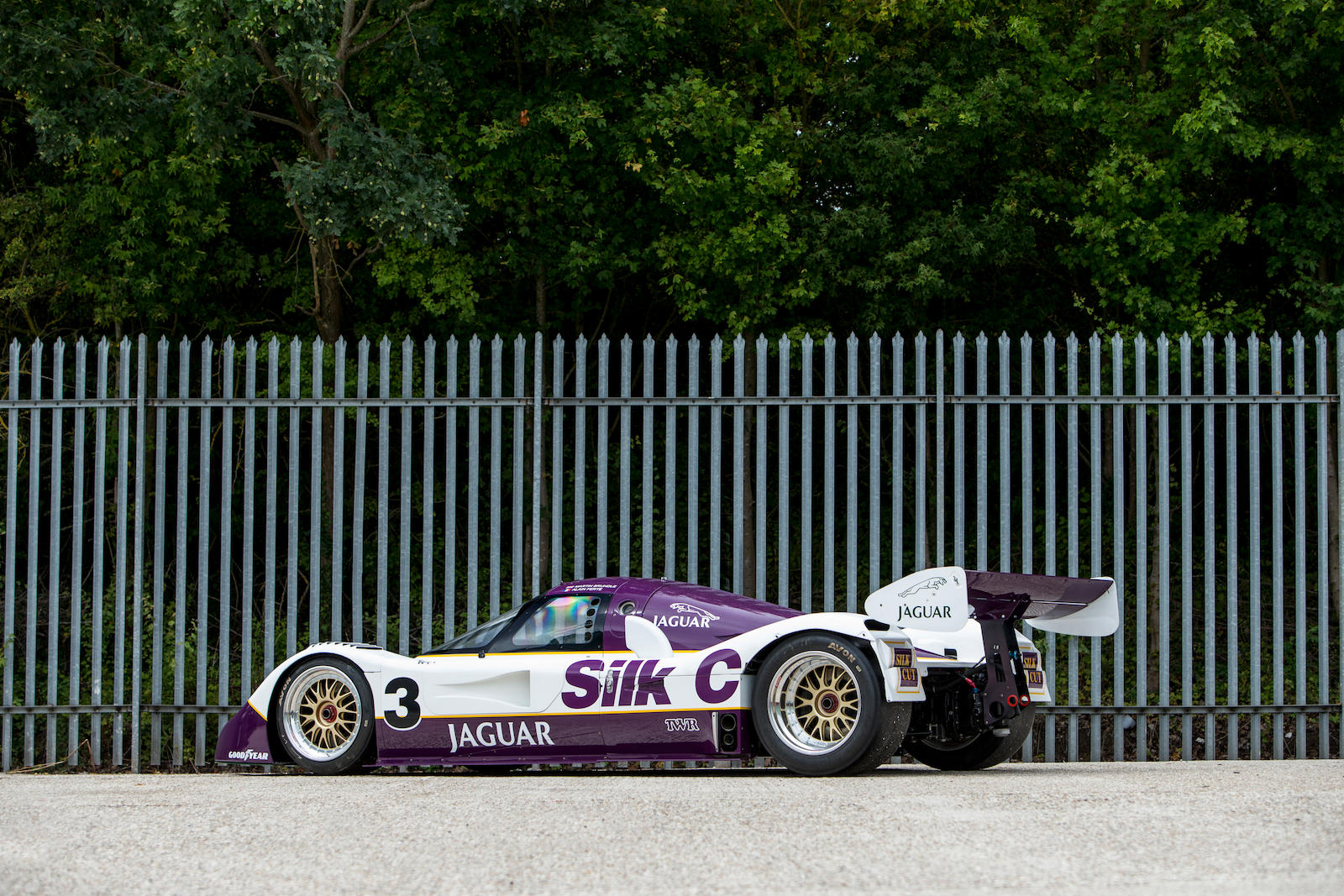 1990-JAGUAR-XJR11-3 Never Mind The XJ220, We’d Rather Have This Jaguar XJR-11 Group C Racer