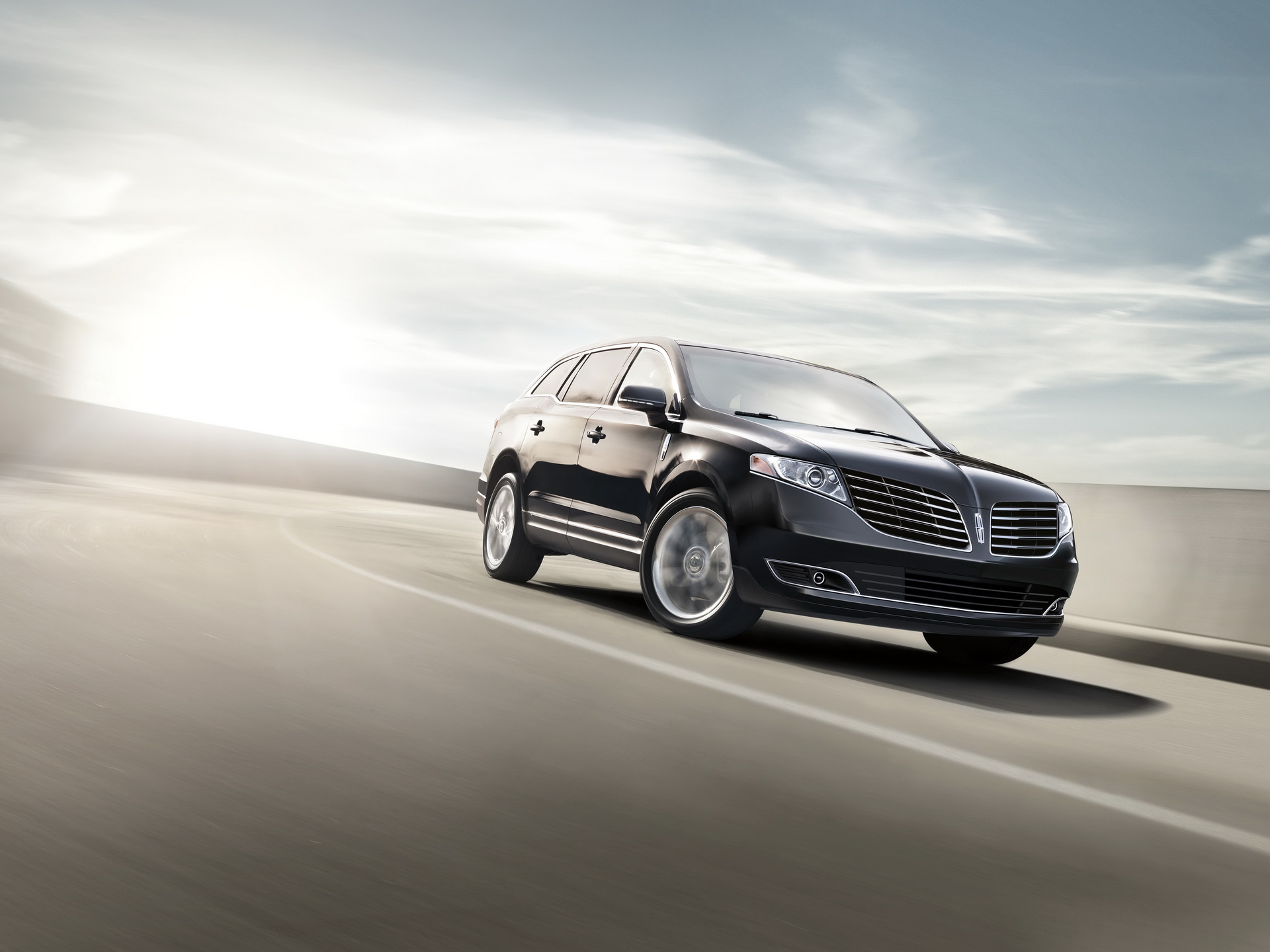 Lincoln-MKT-06 Lincoln Will Keep The MKT In Production Despite The Aviator’s Arrival
