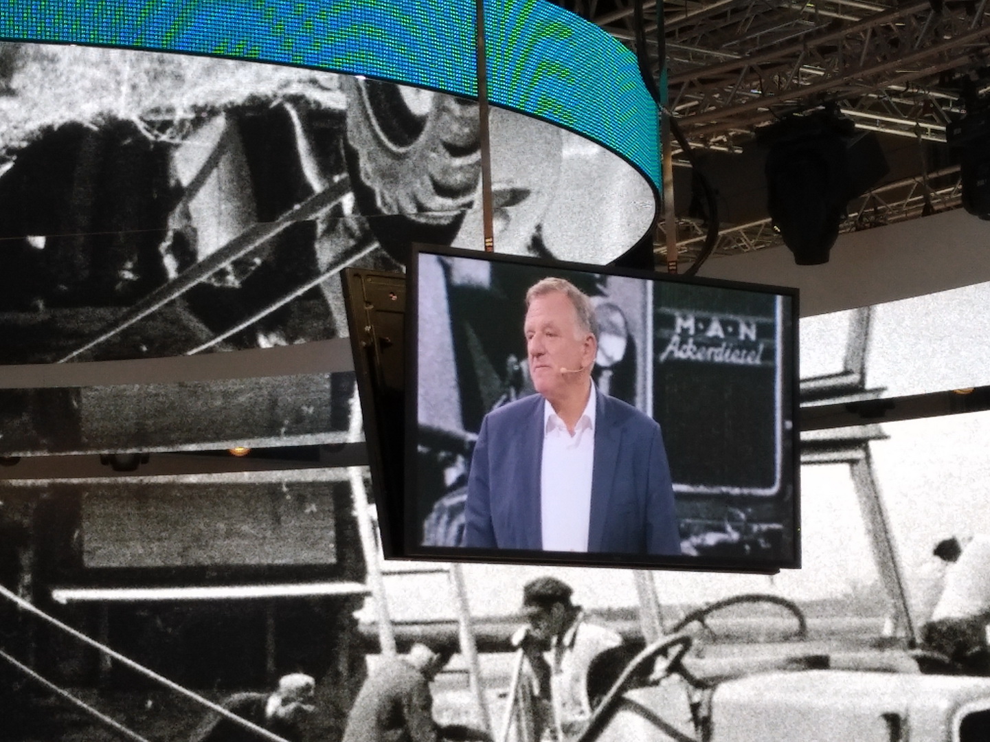 traton-group-2018-iaa-197 VW Truck & Bus Becomes TRATON Group, Wants To Revolutionize Global Transportation