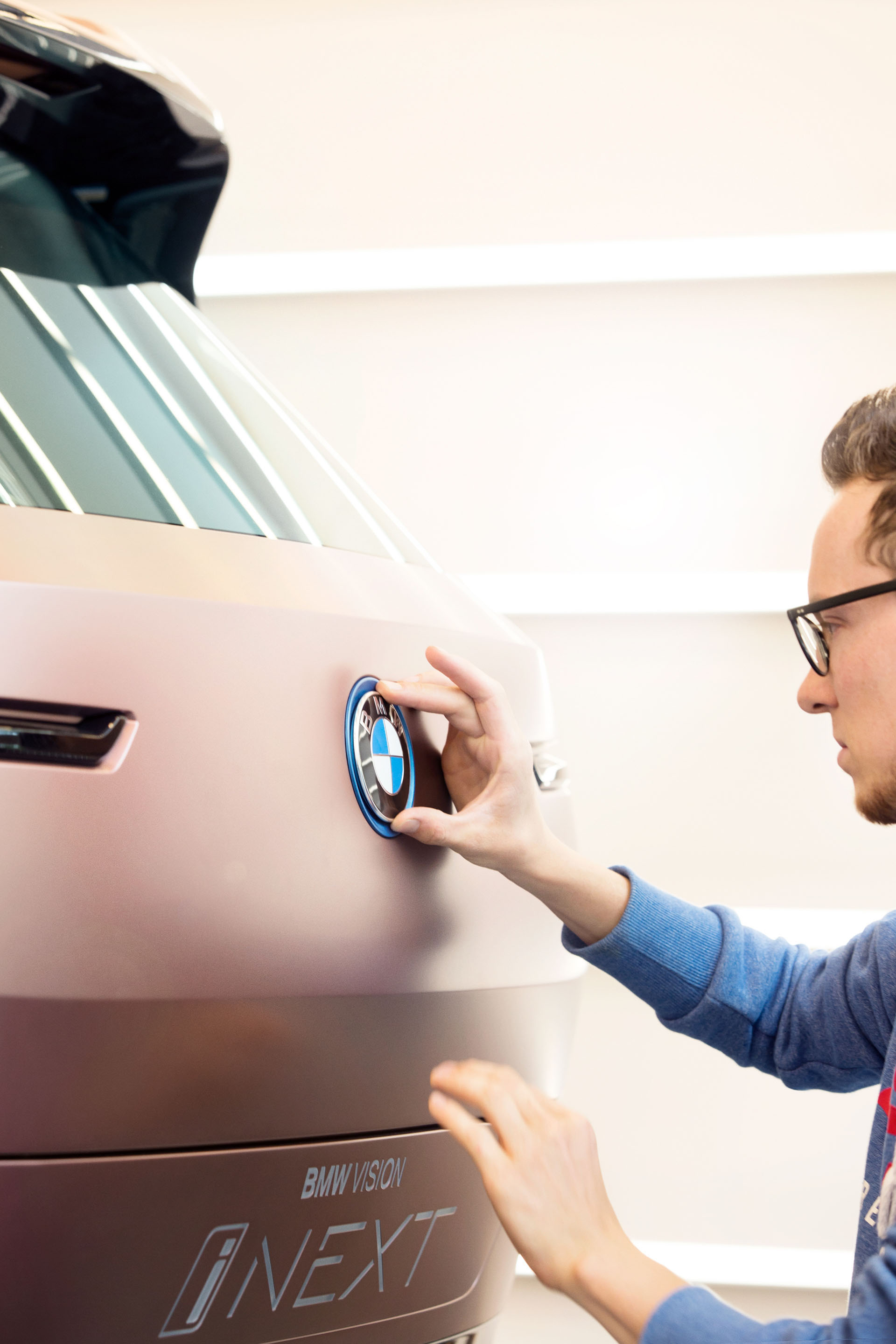 bmw-vision-inext-003 BMW Vision iNext Shows The Way Forward For A New Electric SUV