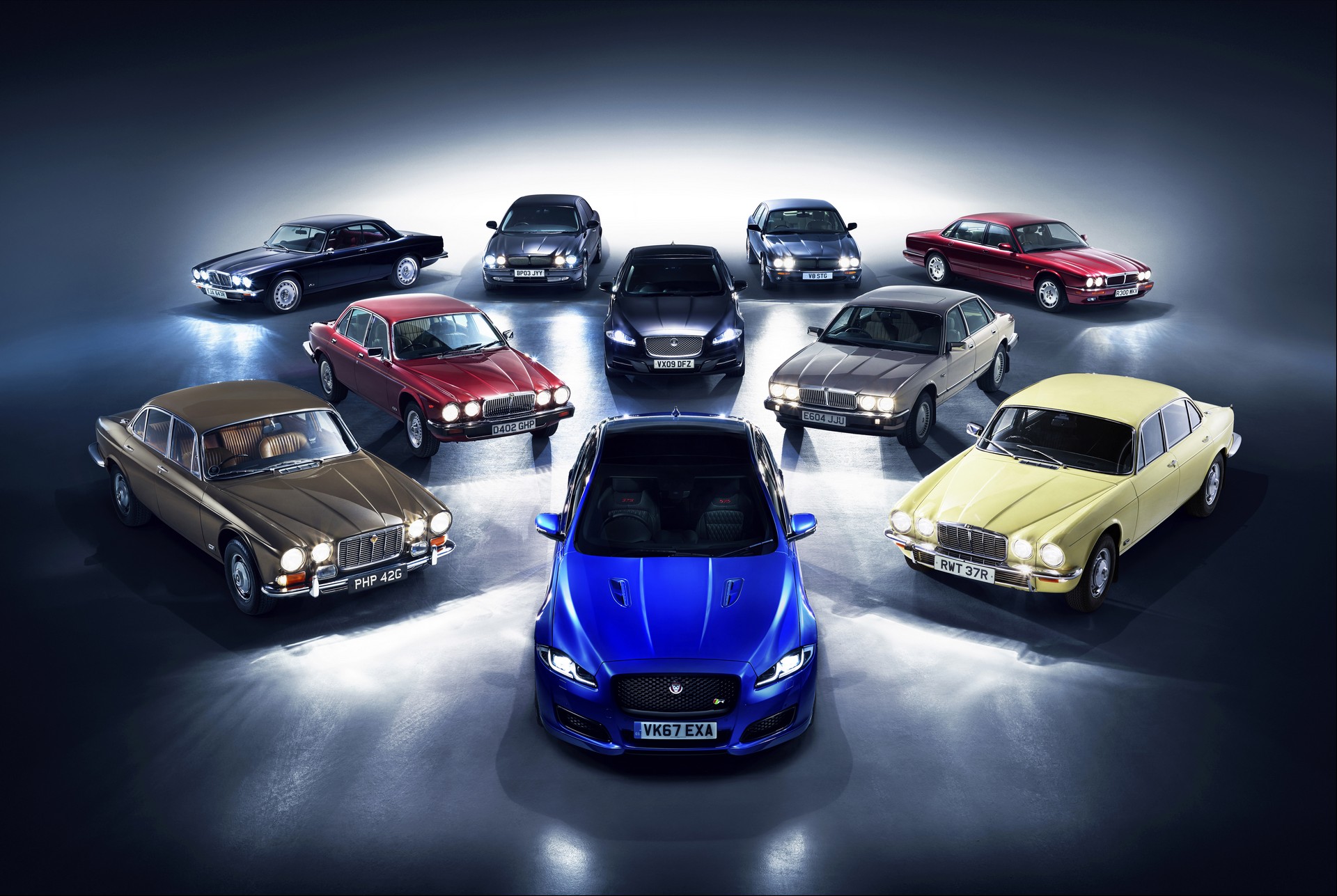 Jag_XJR575_XJ_Heritage_Range_Moody_250418 Eight Generations Of Jaguar XJs Will Travel To Paris To Celebrate The Model’s 50th Anniversary
