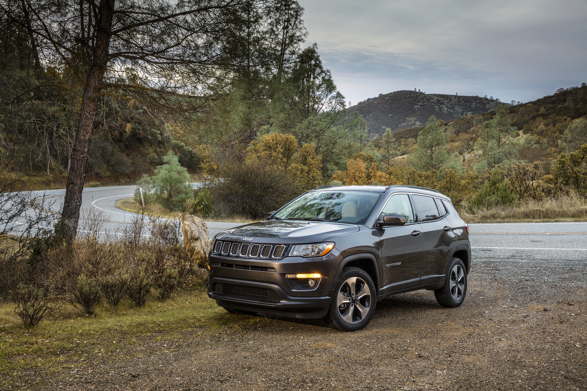 2019-Jeep-Compass-1 2019 Jeep Compass Upland Special Edition Gives The Entry-Level Model Trailhawk Looks
