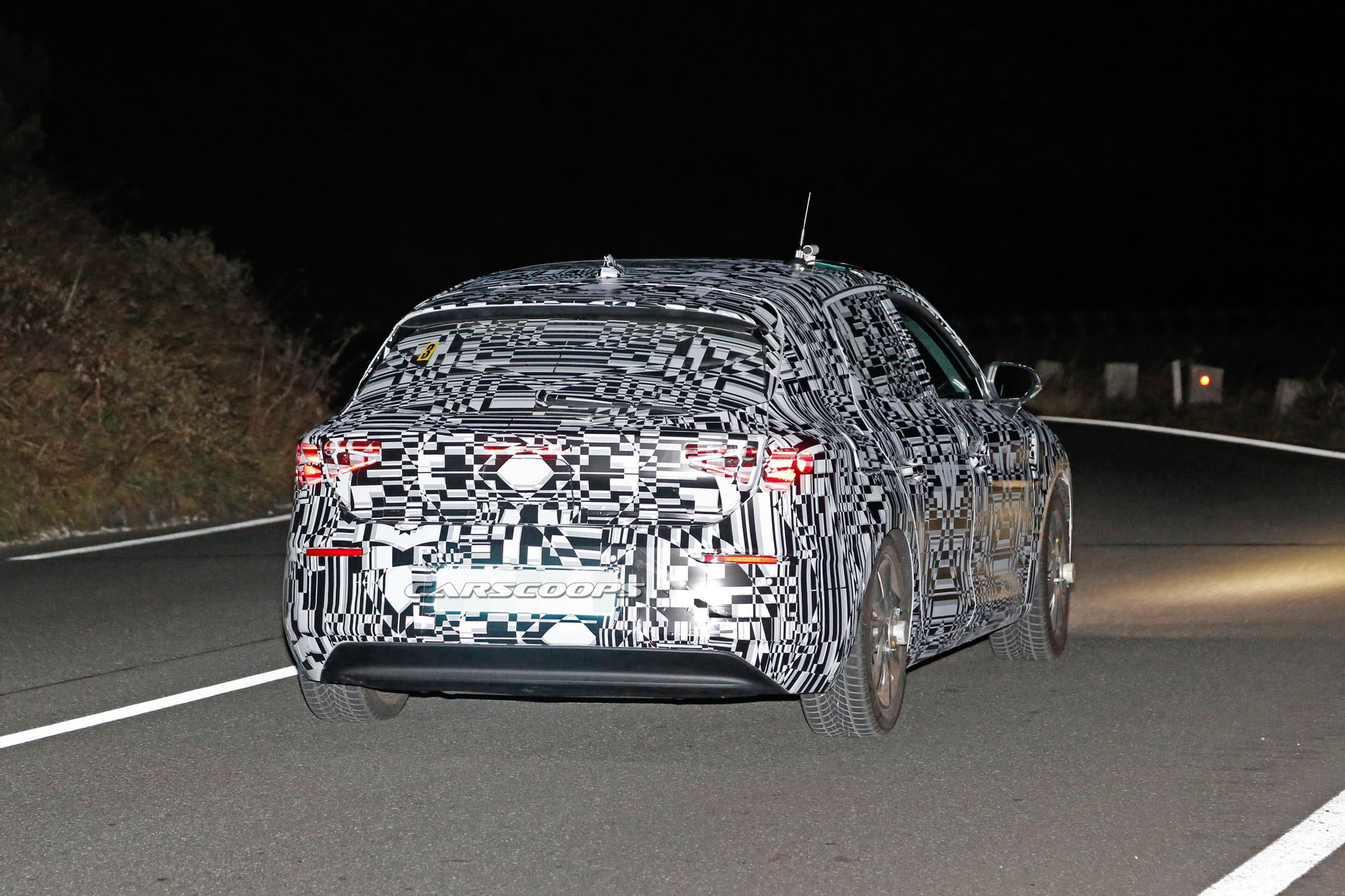 2020-Seat-Leon-08 2020 Seat Leon Spied With Production Body For The First Time