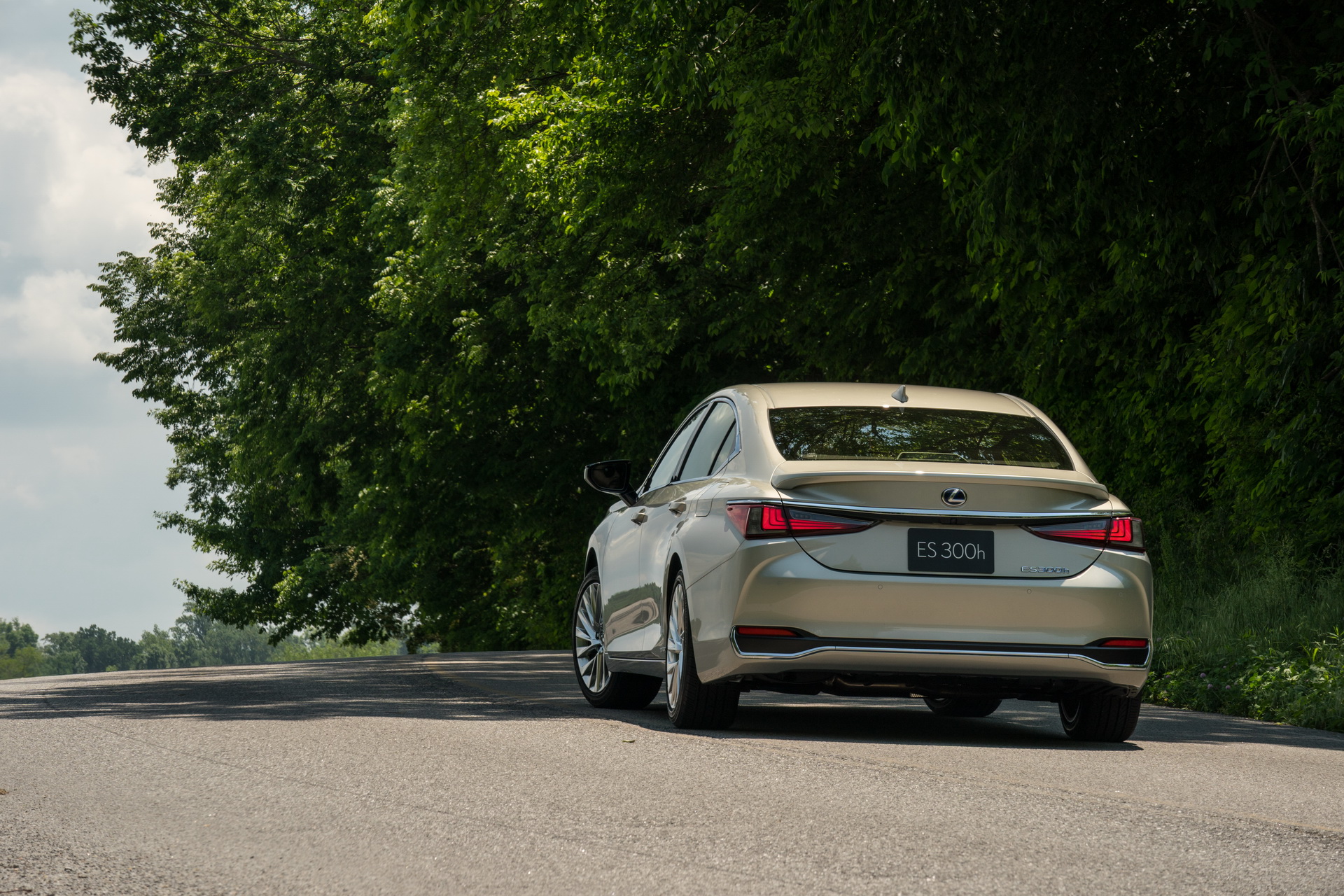 2019-Lexus-ES-03 Lexus ES Priced From £35,150 In The UK, Orders Open This October